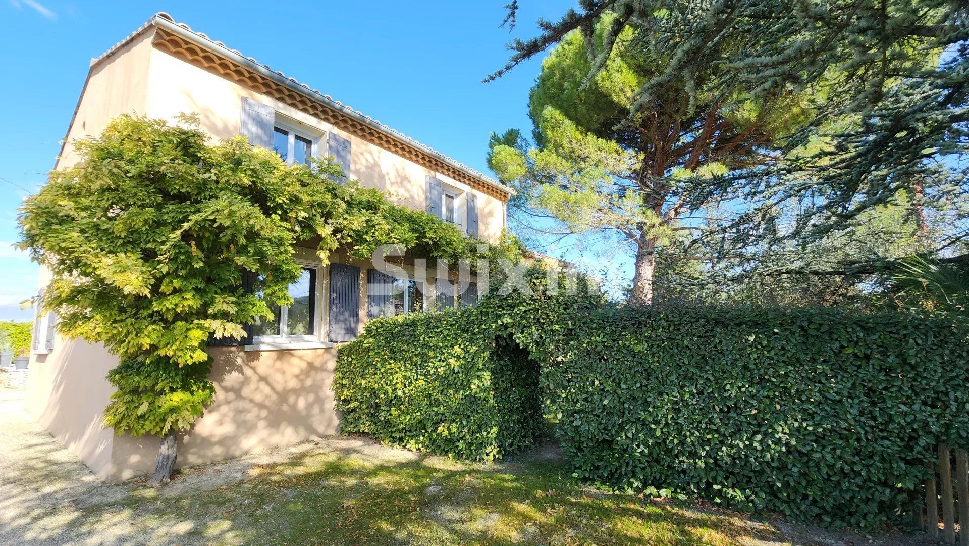 casa 5 Camere in vendita su Valréas (84600)