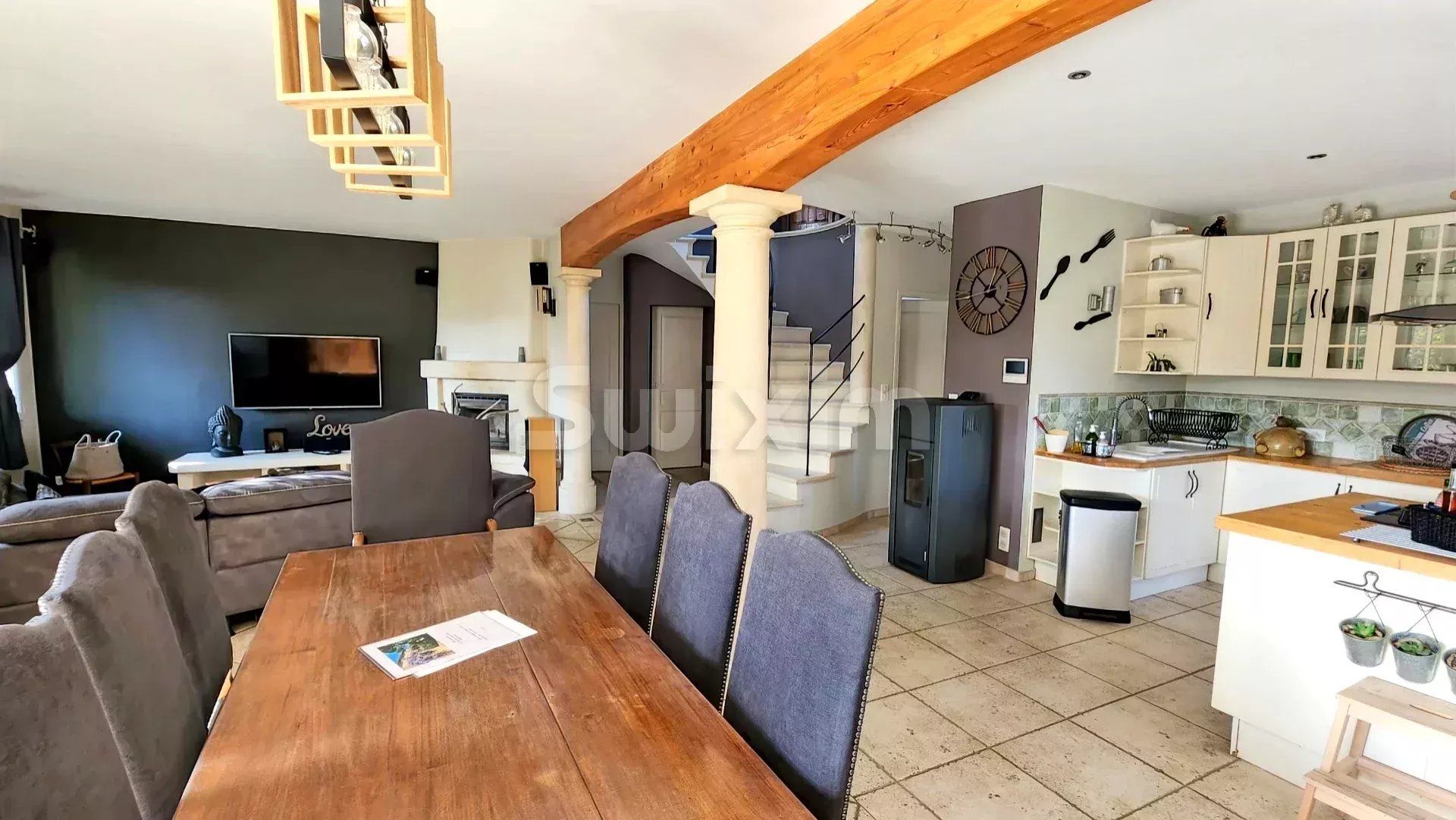 casa 5 Camere in vendita su Valréas (84600)