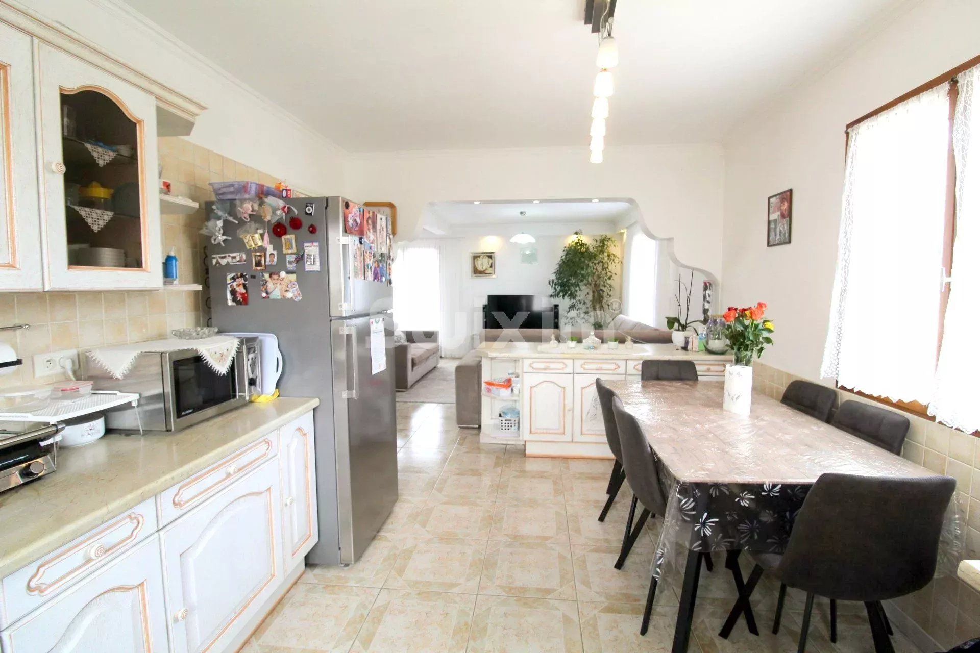 house 7 Rooms for sale on Scionzier (74950)