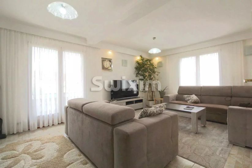 Venta Casa Scionzier 7&nbsp;Salas 244.18&nbsp;m²