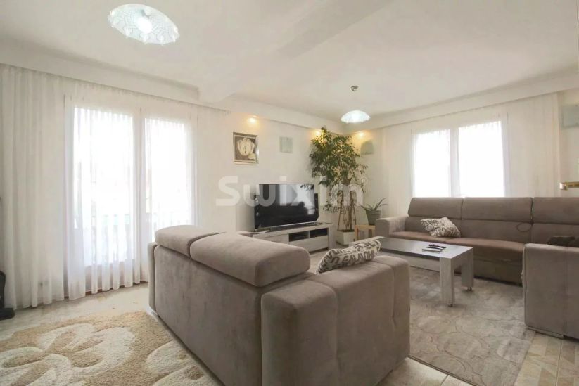 Vente Maison Scionzier 7&nbsp;Pièces 244.18&nbsp;m²