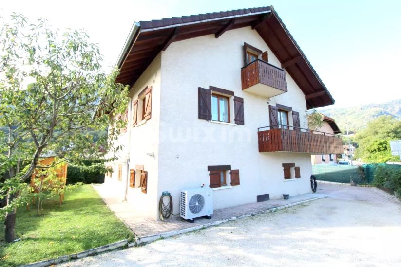 Vente Maison Scionzier 7&nbsp;Pièces 244.18&nbsp;m²