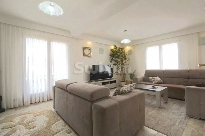 Vente Maison Scionzier 7&nbsp;Pièces 244.18&nbsp;m²