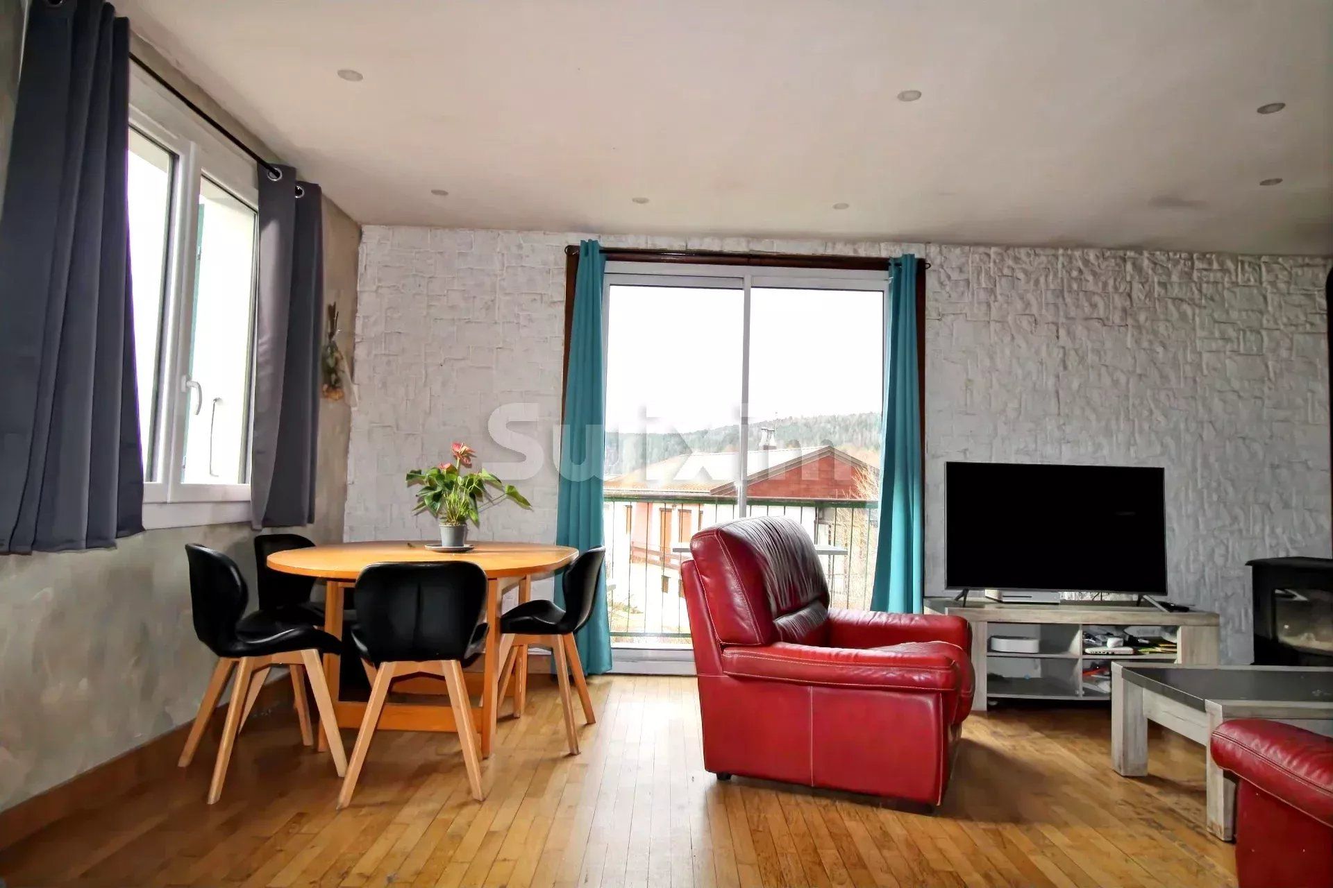 house 4 Rooms for sale on Morbier (39400)