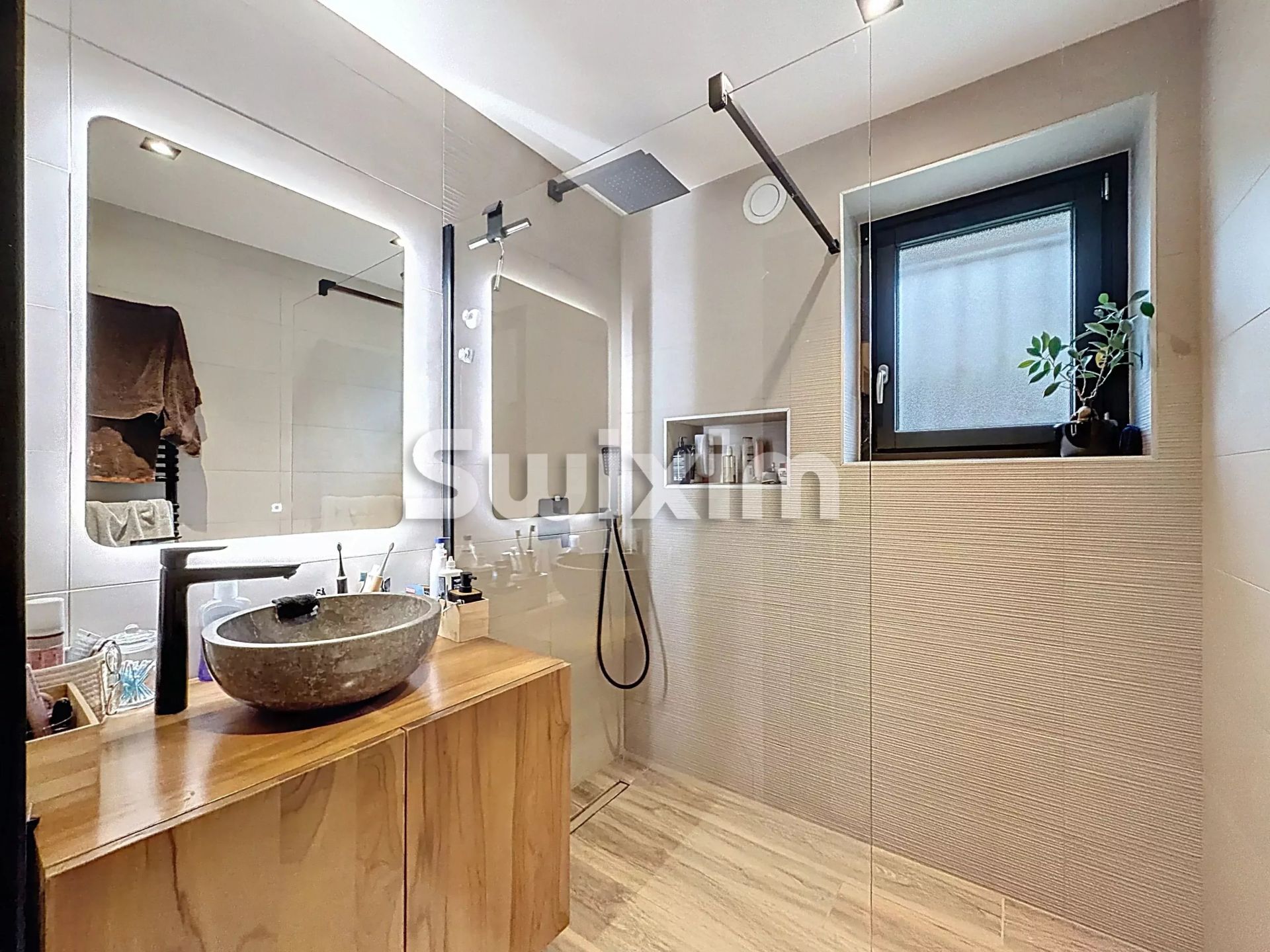 appartamento 4 Camere in vendita su Divonne-les-Bains (01220)