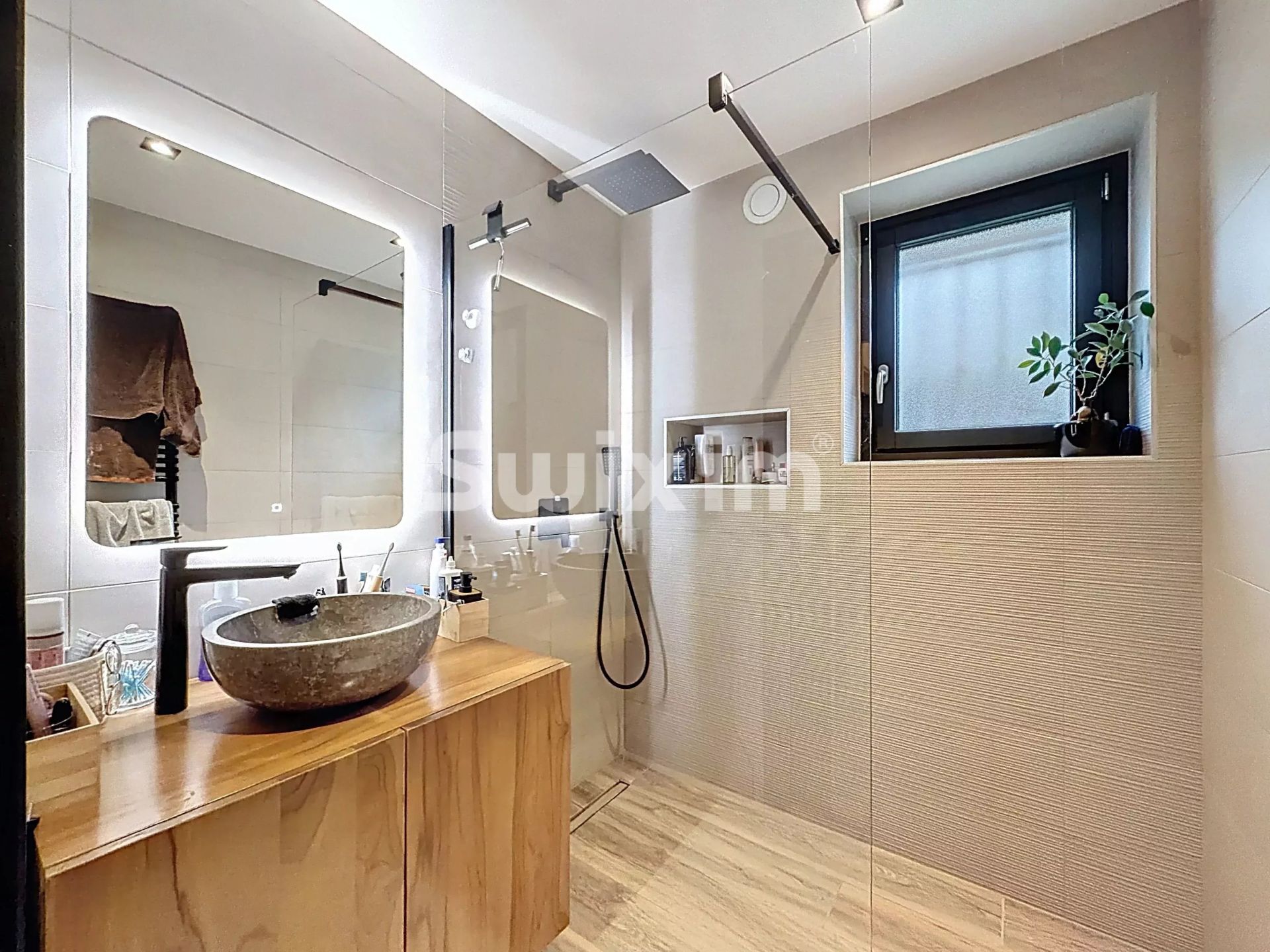 appartamento 4 Camere in vendita su Divonne-les-Bains (01220)