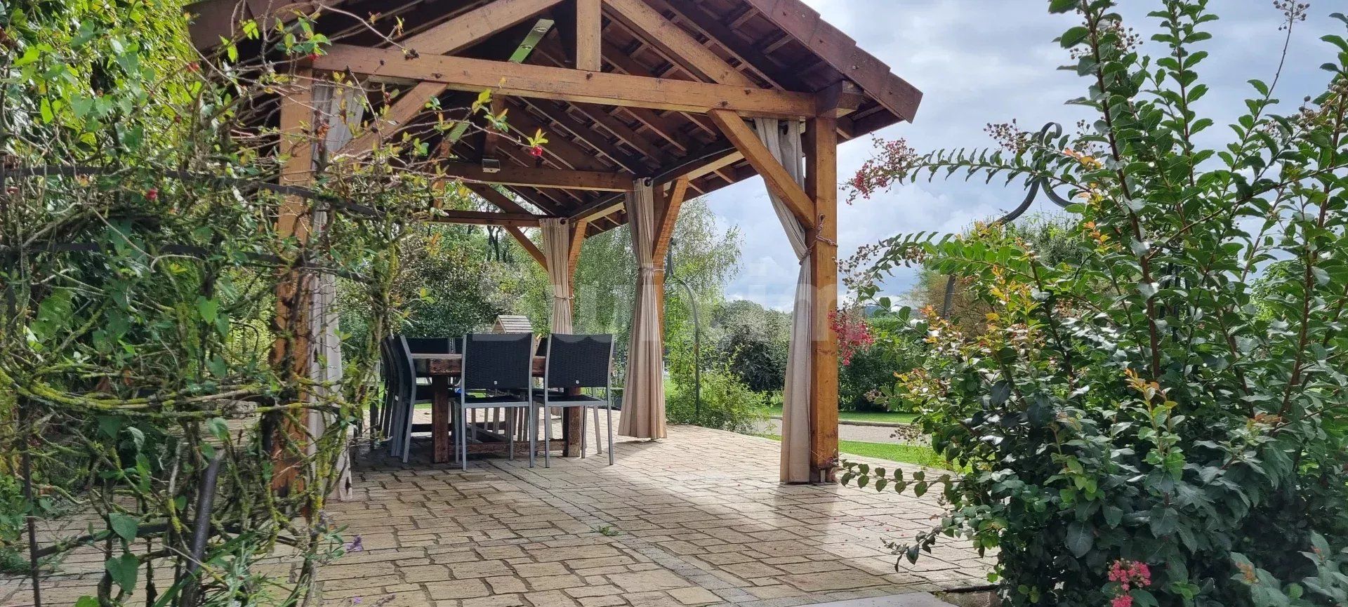 maison 10 Pièces en vente sur Lons-le-Saunier (39000)