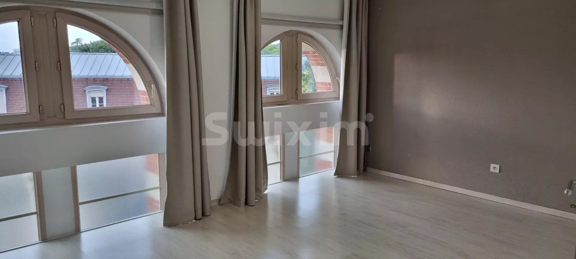 apartment 3 Rooms for sale on Lons-le-Saunier (39000)