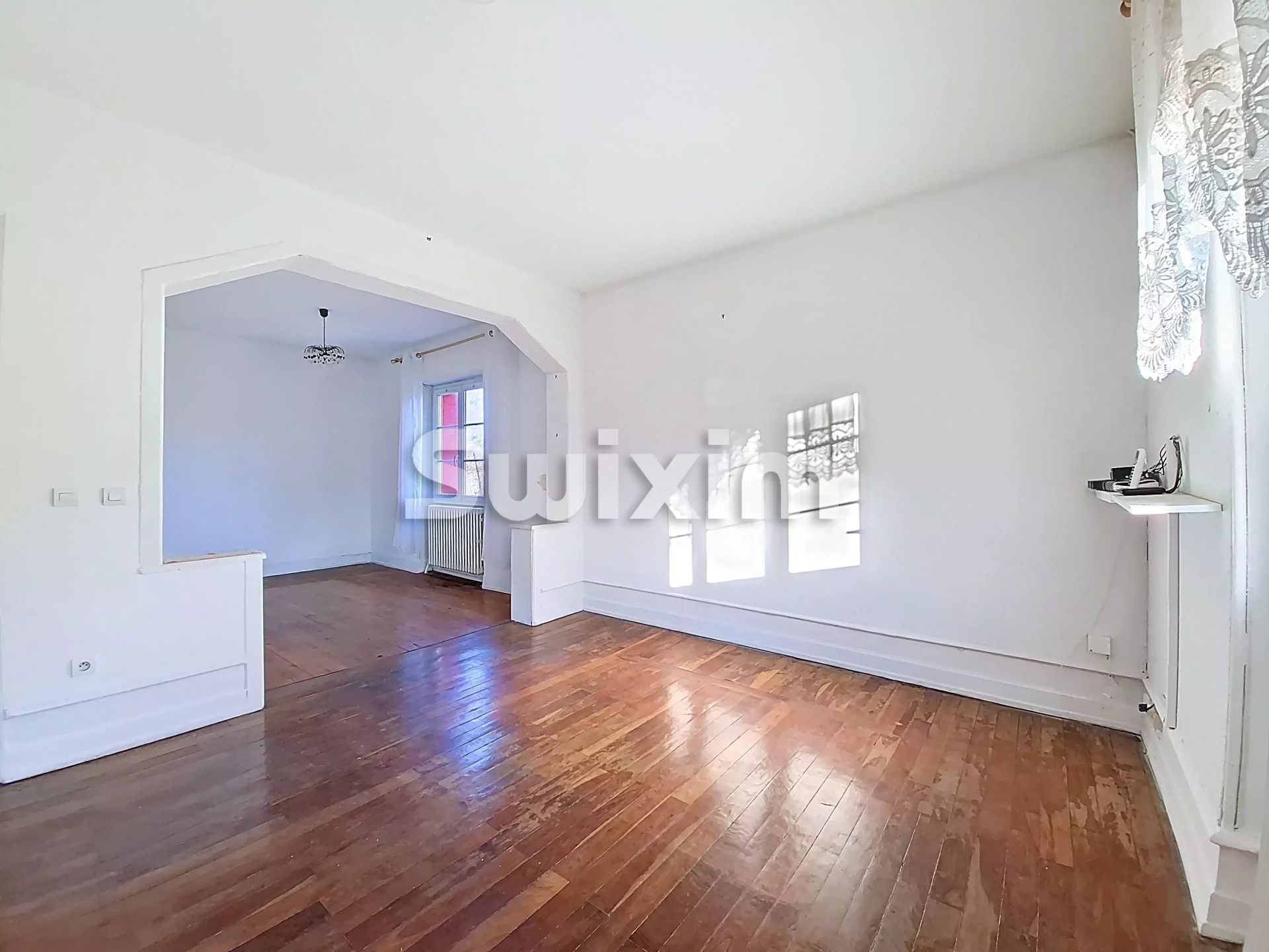 casa 5 Camere in vendita su Valserhône (01200)