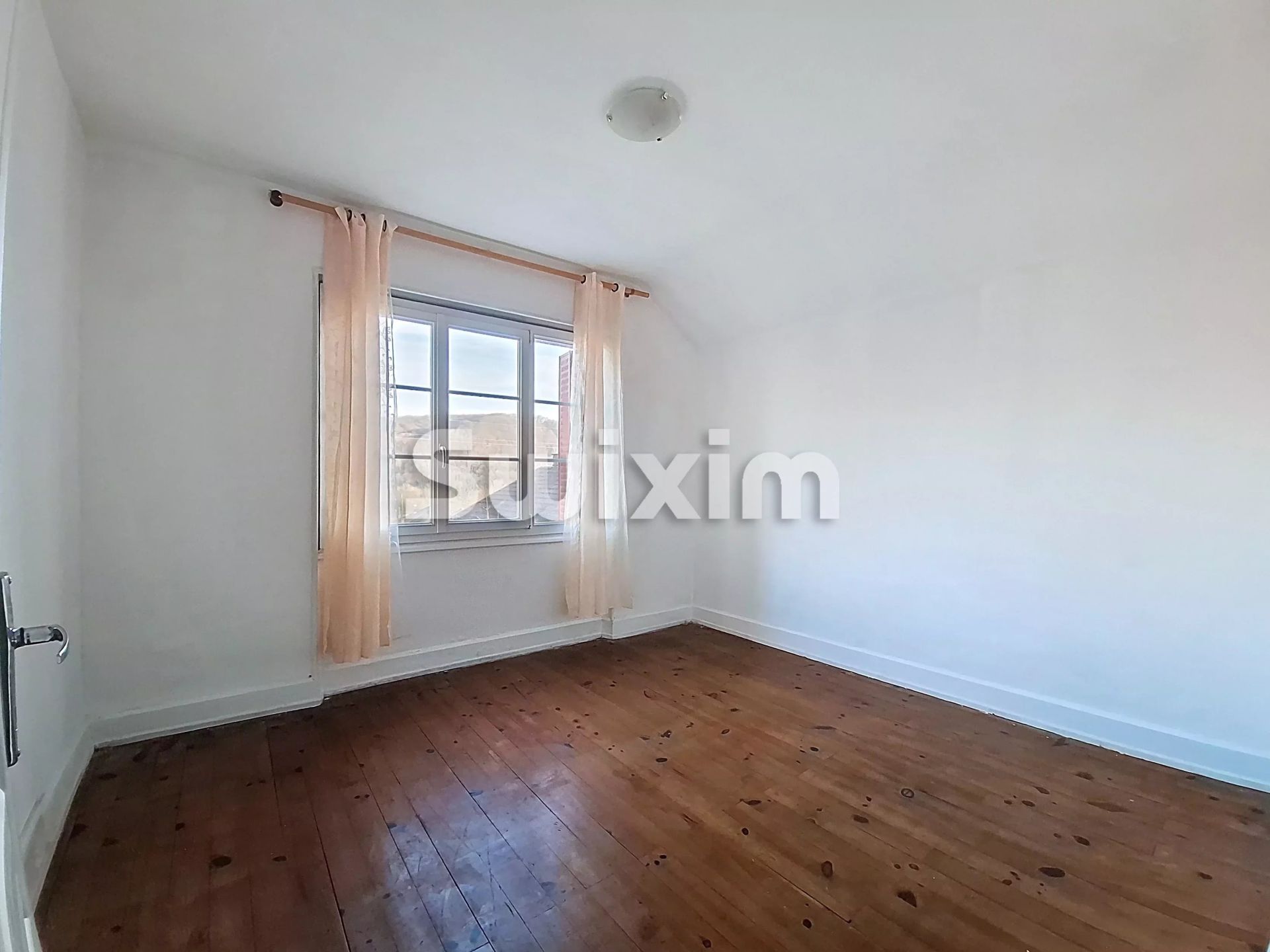 casa 5 Camere in vendita su Valserhône (01200)