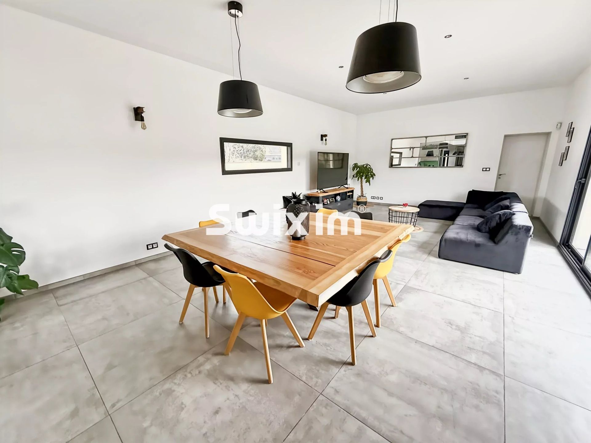 casa 6 Camere in vendita su La Garde-Adhémar (26700)