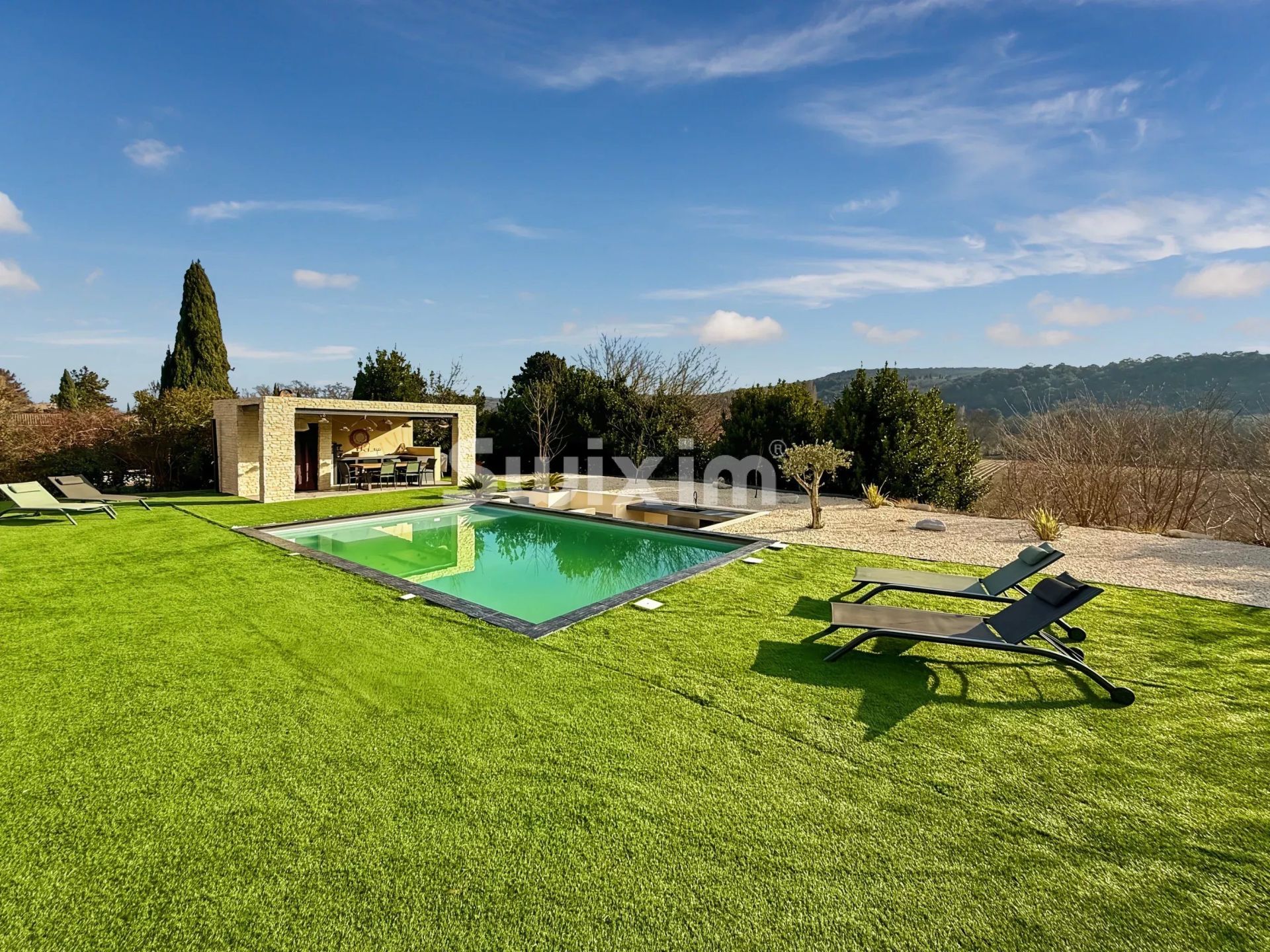 casa 6 Camere in vendita su La Garde-Adhémar (26700)