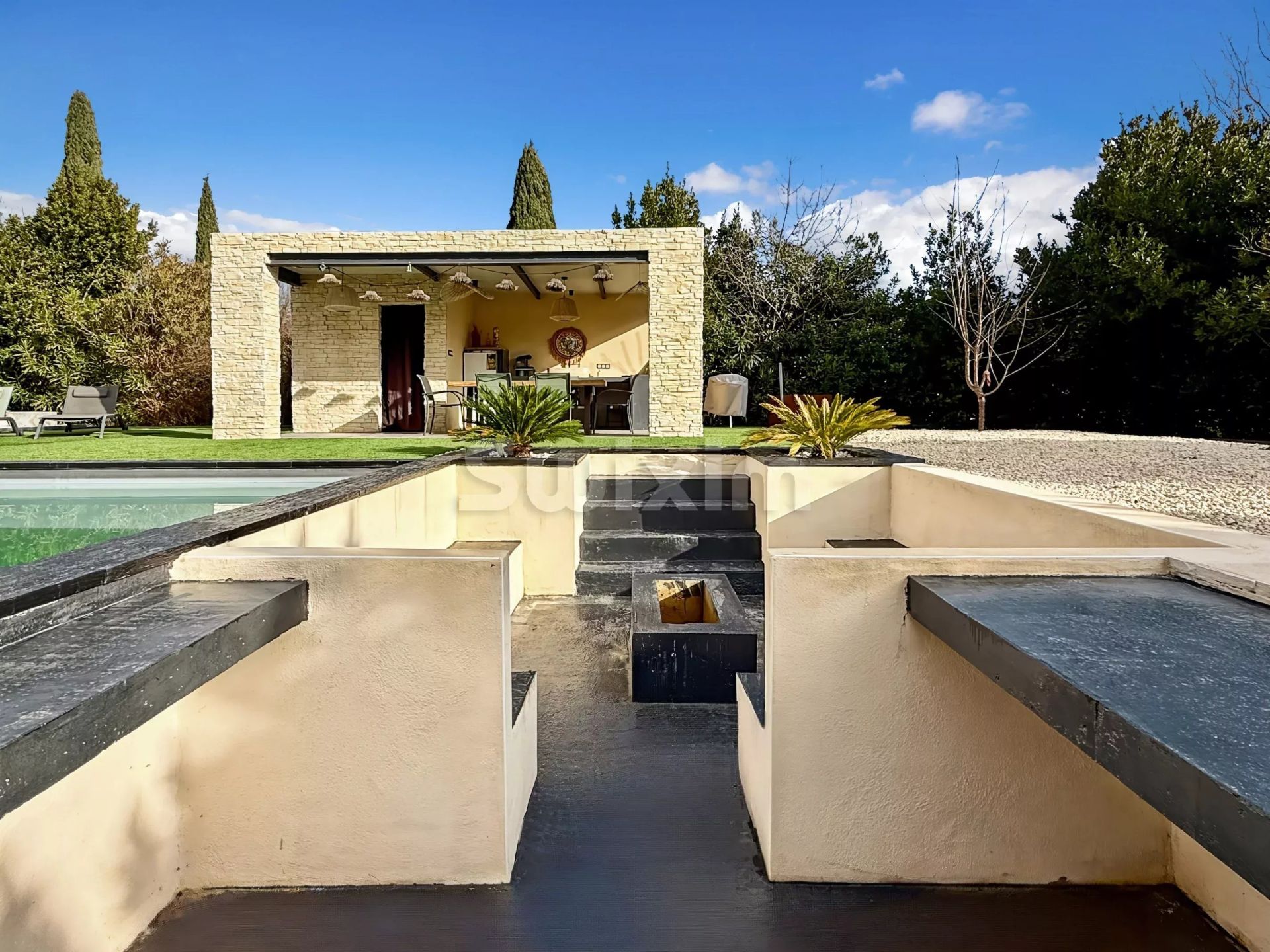 casa 6 Camere in vendita su La Garde-Adhémar (26700)