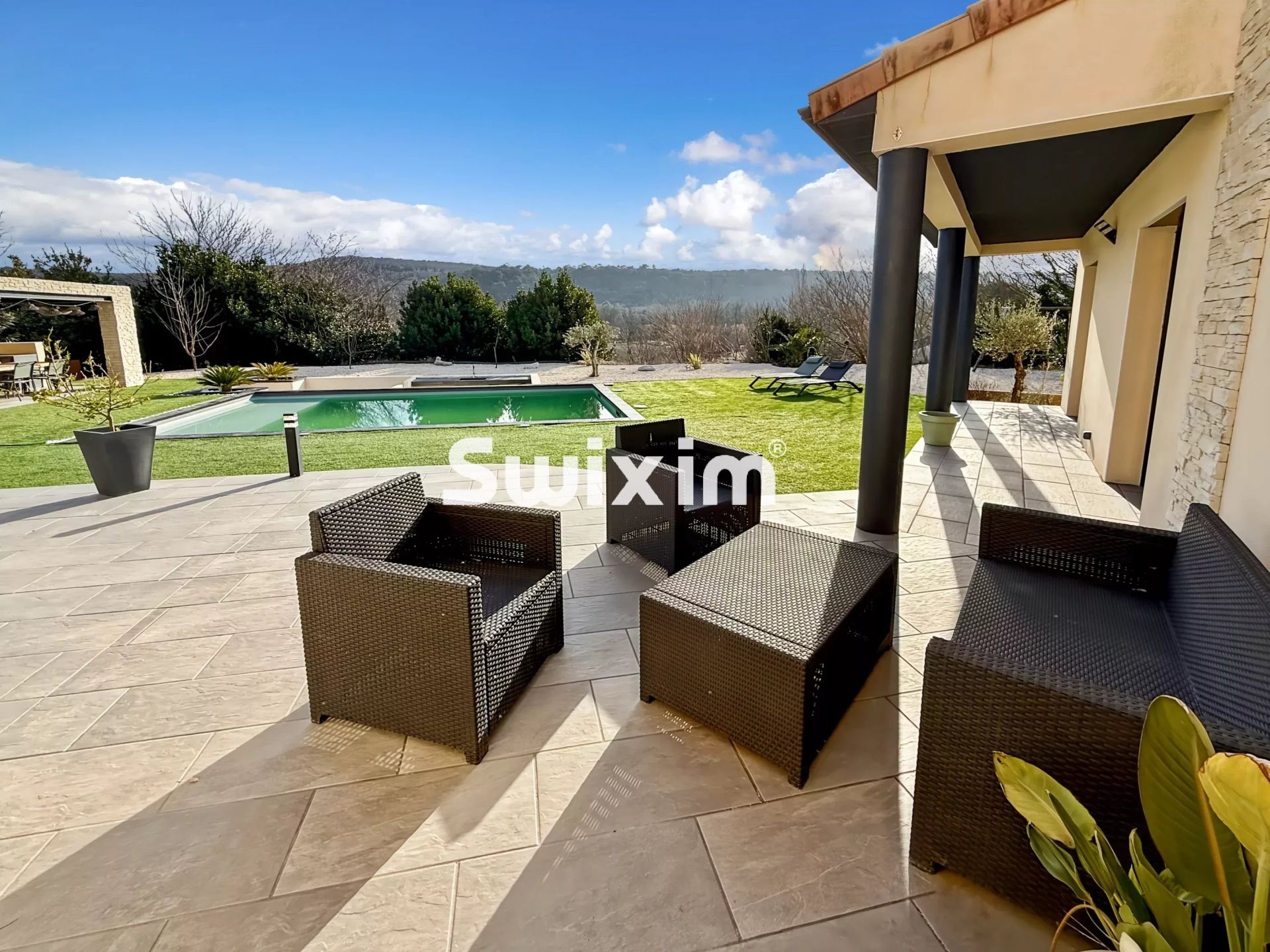 casa 6 Camere in vendita su La Garde-Adhémar (26700)