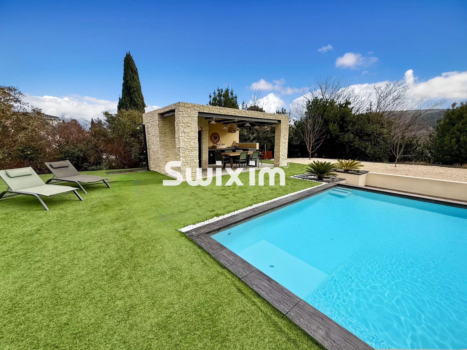 casa 6 Camere in vendita su La Garde-Adhémar (26700)