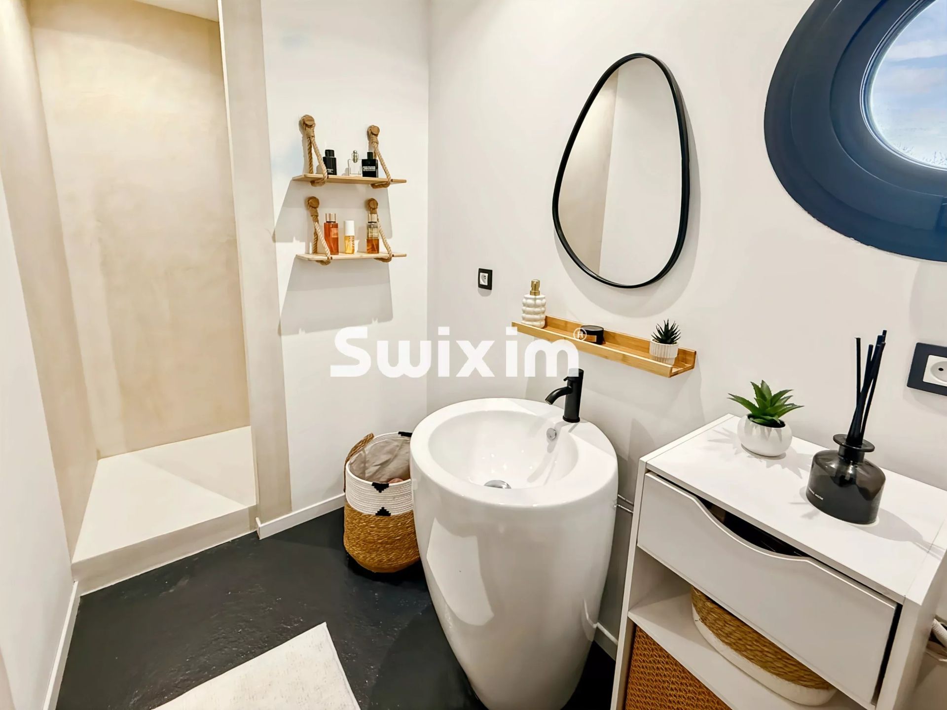 casa 6 Camere in vendita su La Garde-Adhémar (26700)