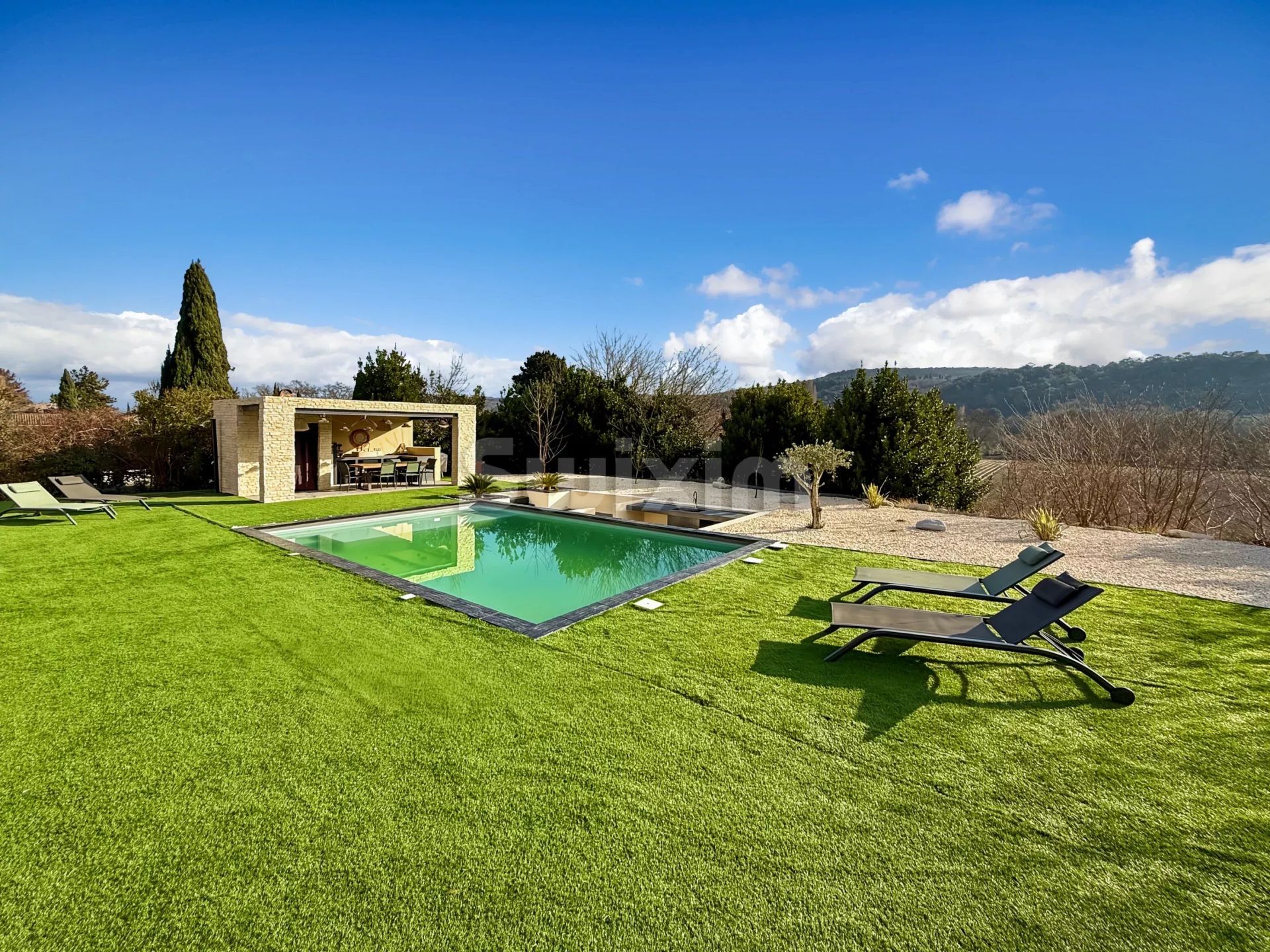 casa 6 Camere in vendita su La Garde-Adhémar (26700)