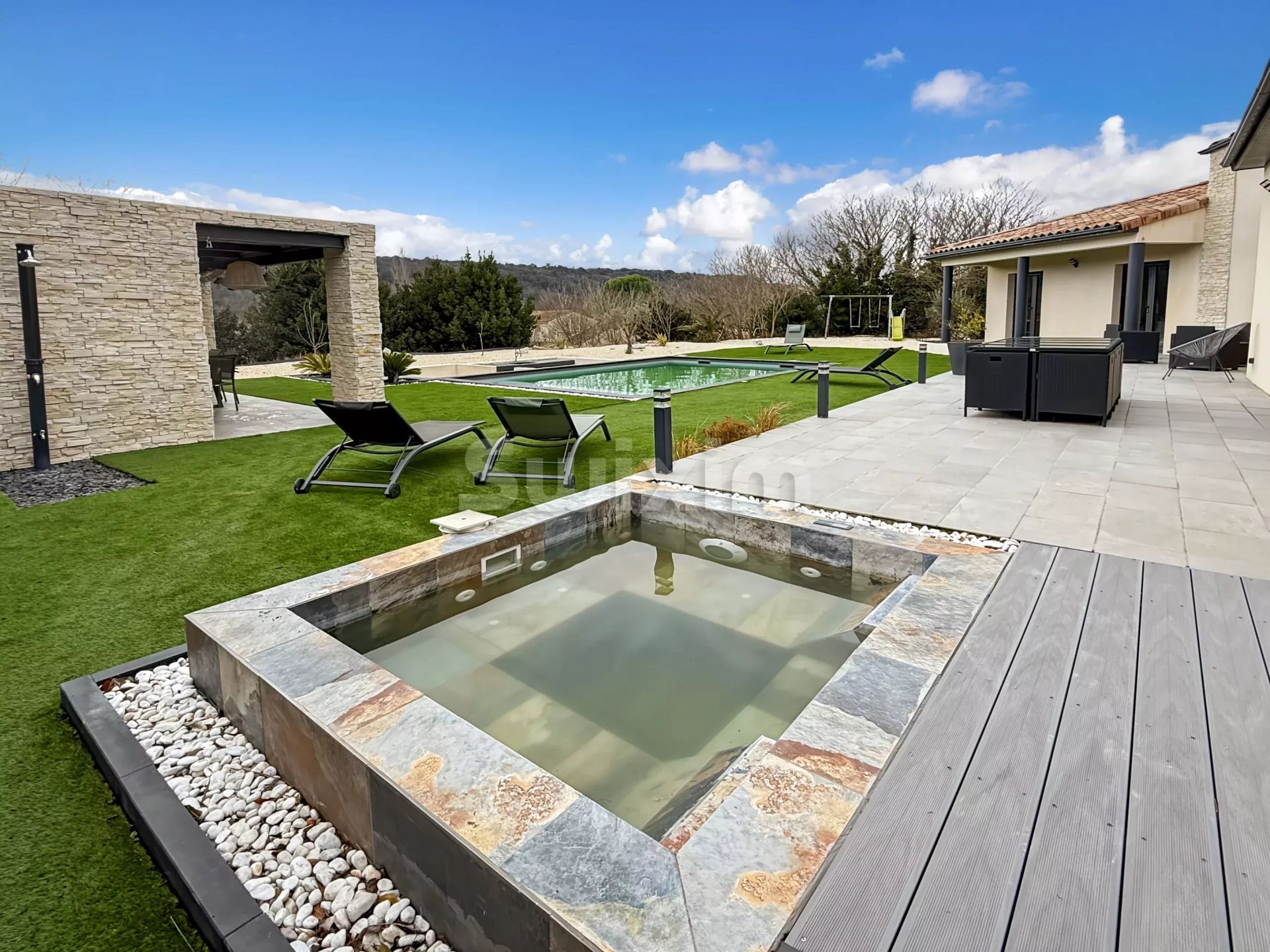 casa 6 Camere in vendita su La Garde-Adhémar (26700)