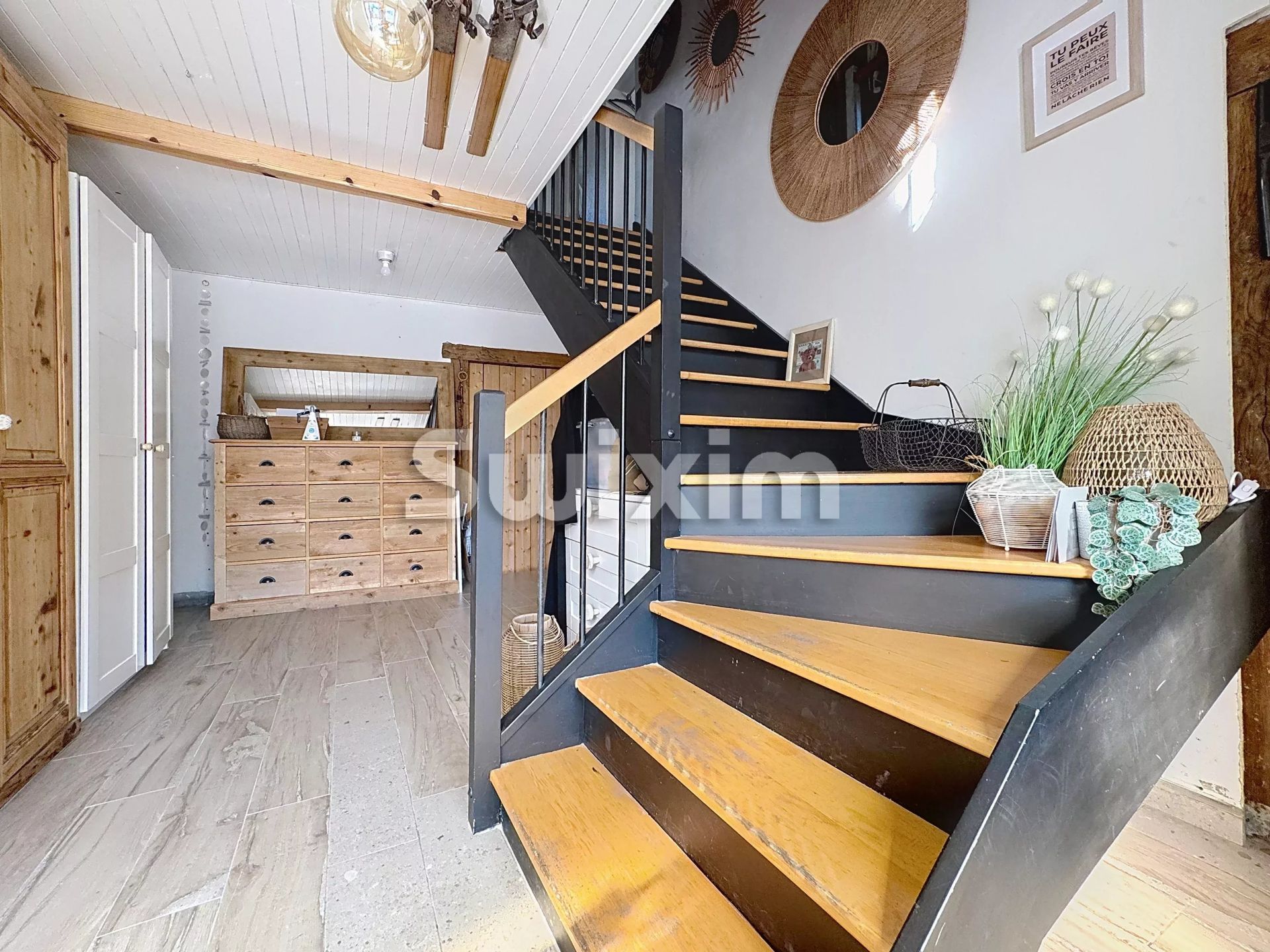 casa di città 8 Camere in vendita su Saint-Genis-Pouilly (01630)