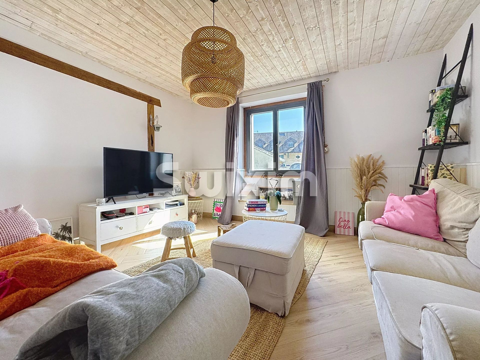 casa di città 8 Camere in vendita su Saint-Genis-Pouilly (01630)