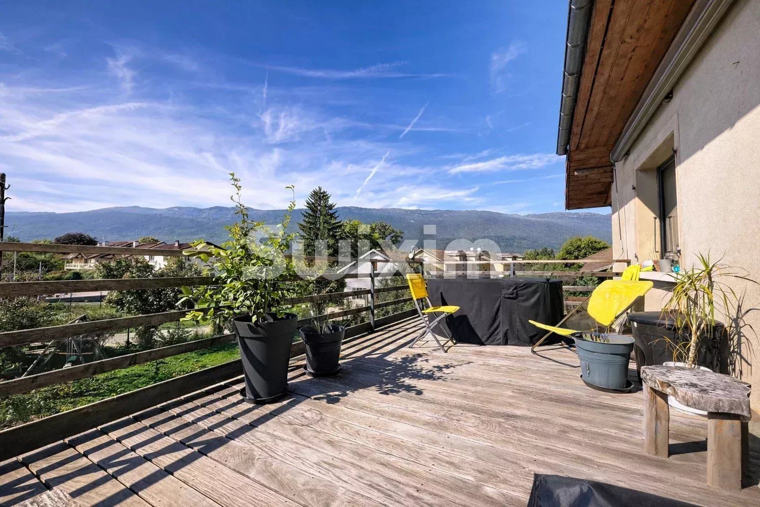 casa di città 8 Camere in vendita su Saint-Genis-Pouilly (01630)