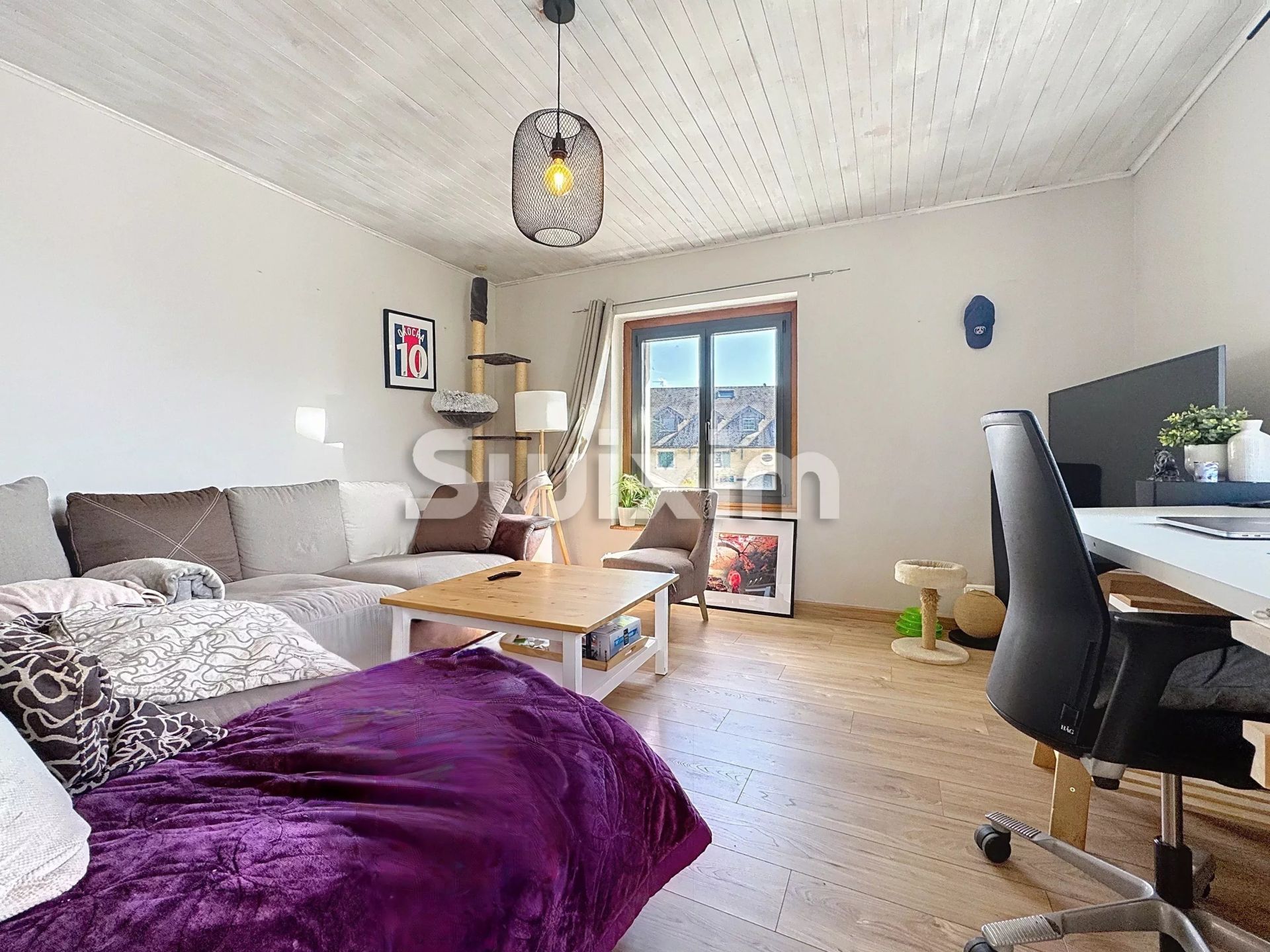 casa di città 8 Camere in vendita su Saint-Genis-Pouilly (01630)