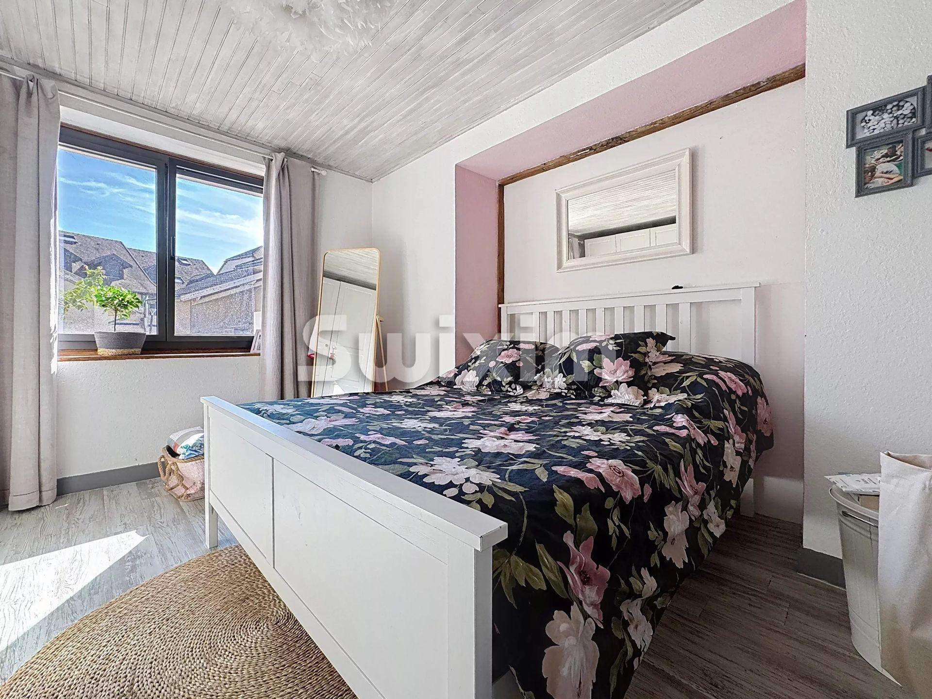 casa di città 8 Camere in vendita su Saint-Genis-Pouilly (01630)