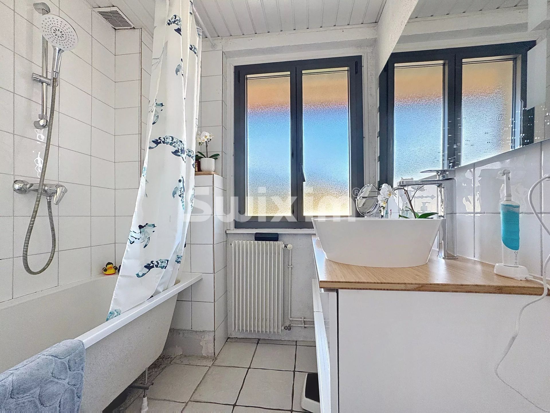 townhouse 8 Rooms for sale on Saint-Genis-Pouilly (01630)