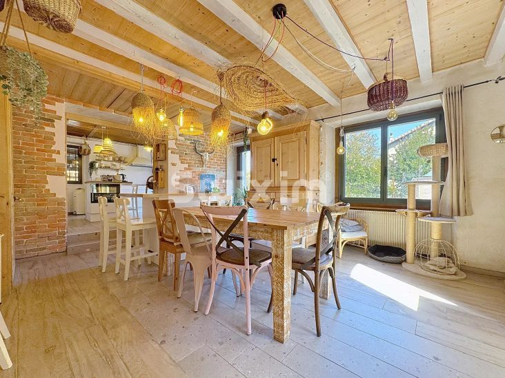 Sale Townhouse Saint-Genis-Pouilly 8&nbsp;Rooms 343&nbsp;m²