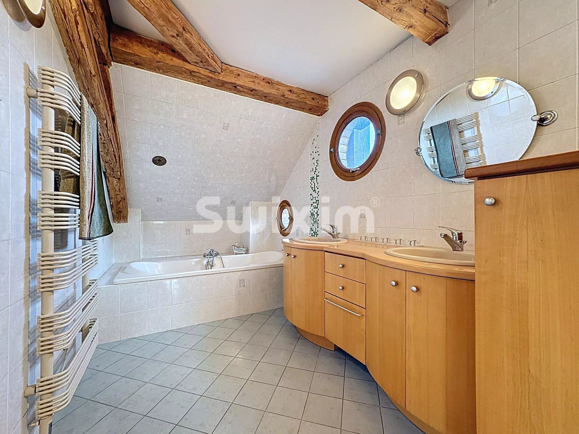 casa de campo 6 Quartos para venda sobre Gex (01170)