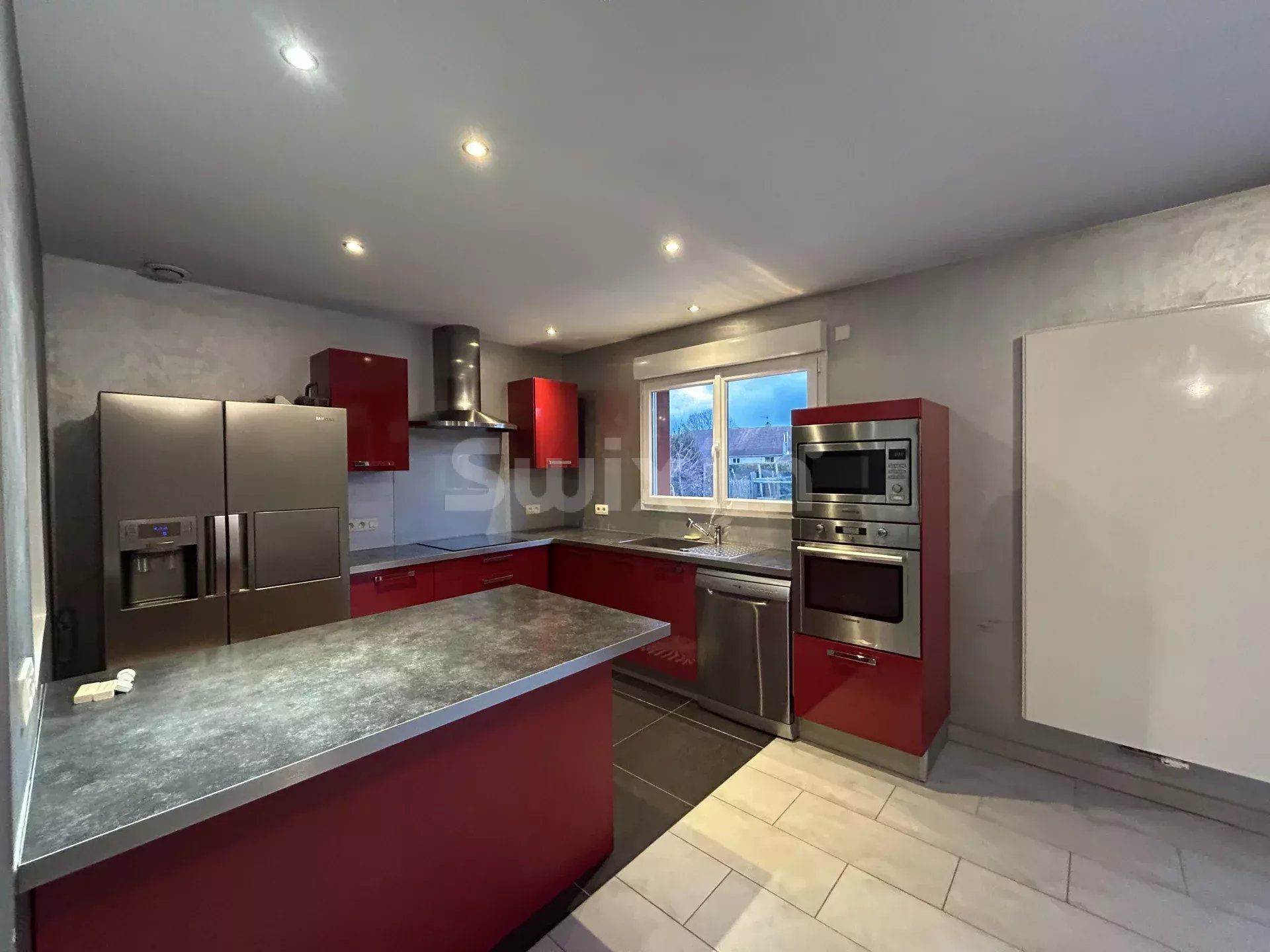 casa 5 Camere in vendita su Lons-le-Saunier (39000)