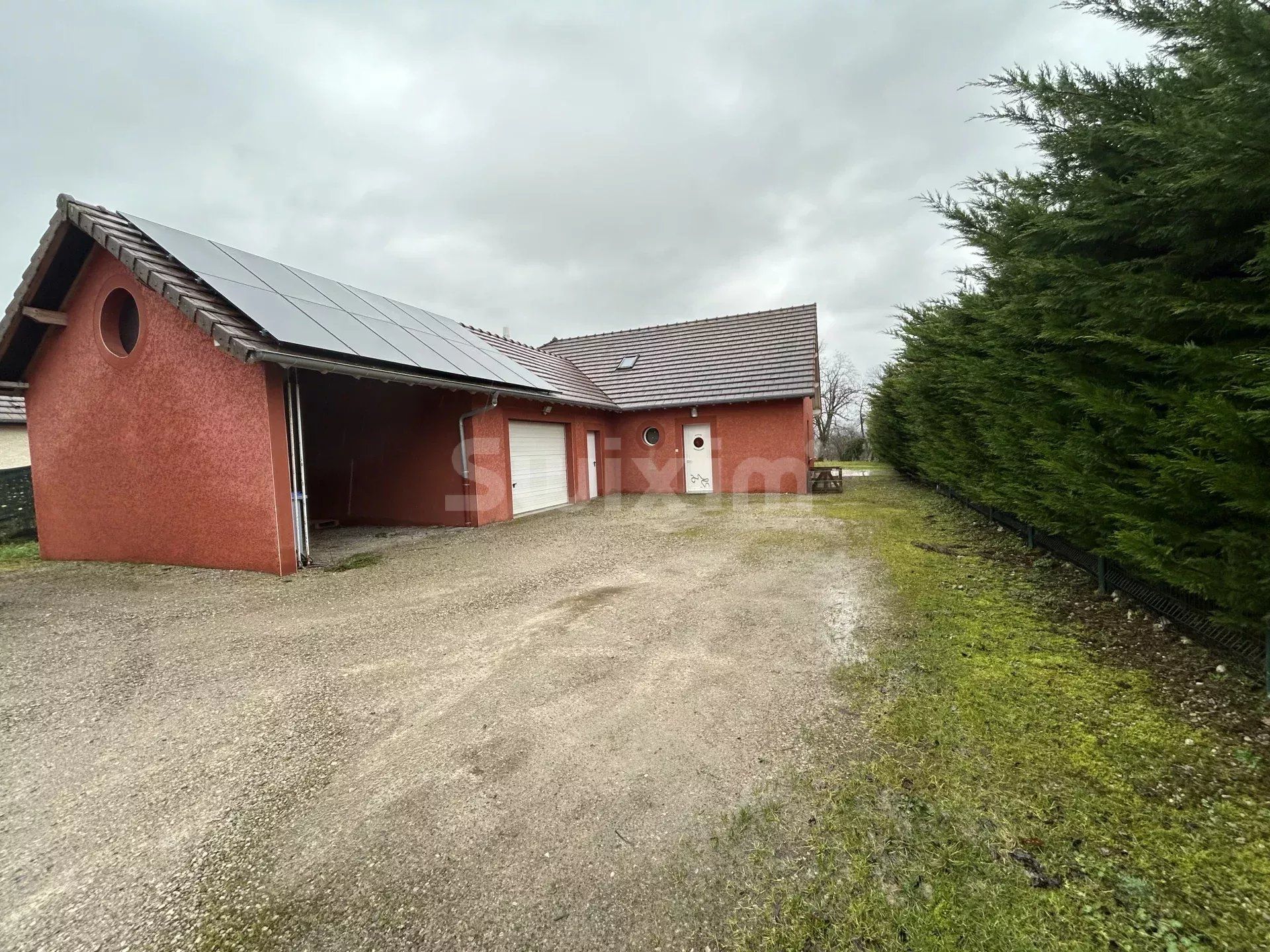 casa 5 Camere in vendita su Lons-le-Saunier (39000)