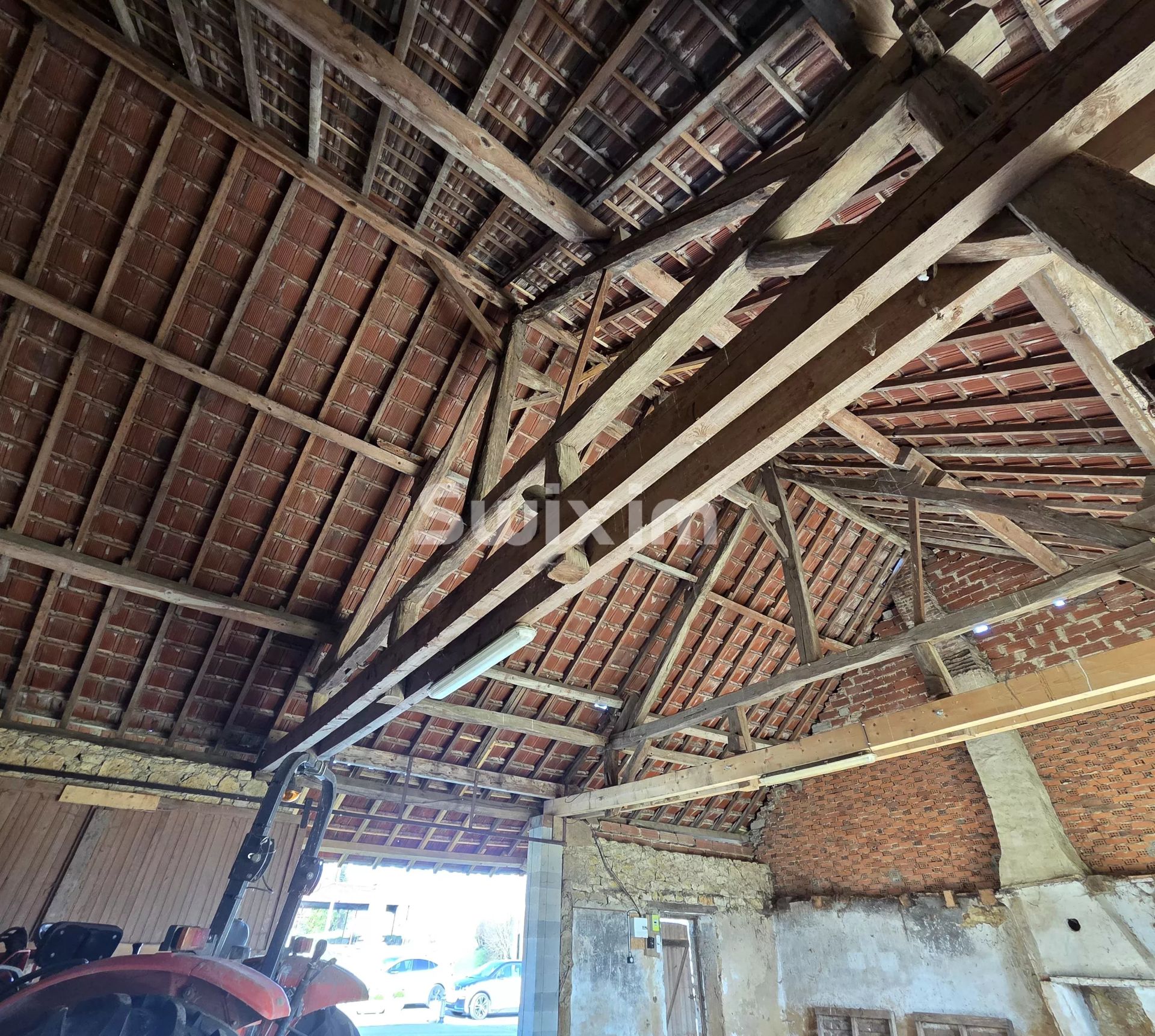 barn 1 room for sale on Chaumergy (39230)