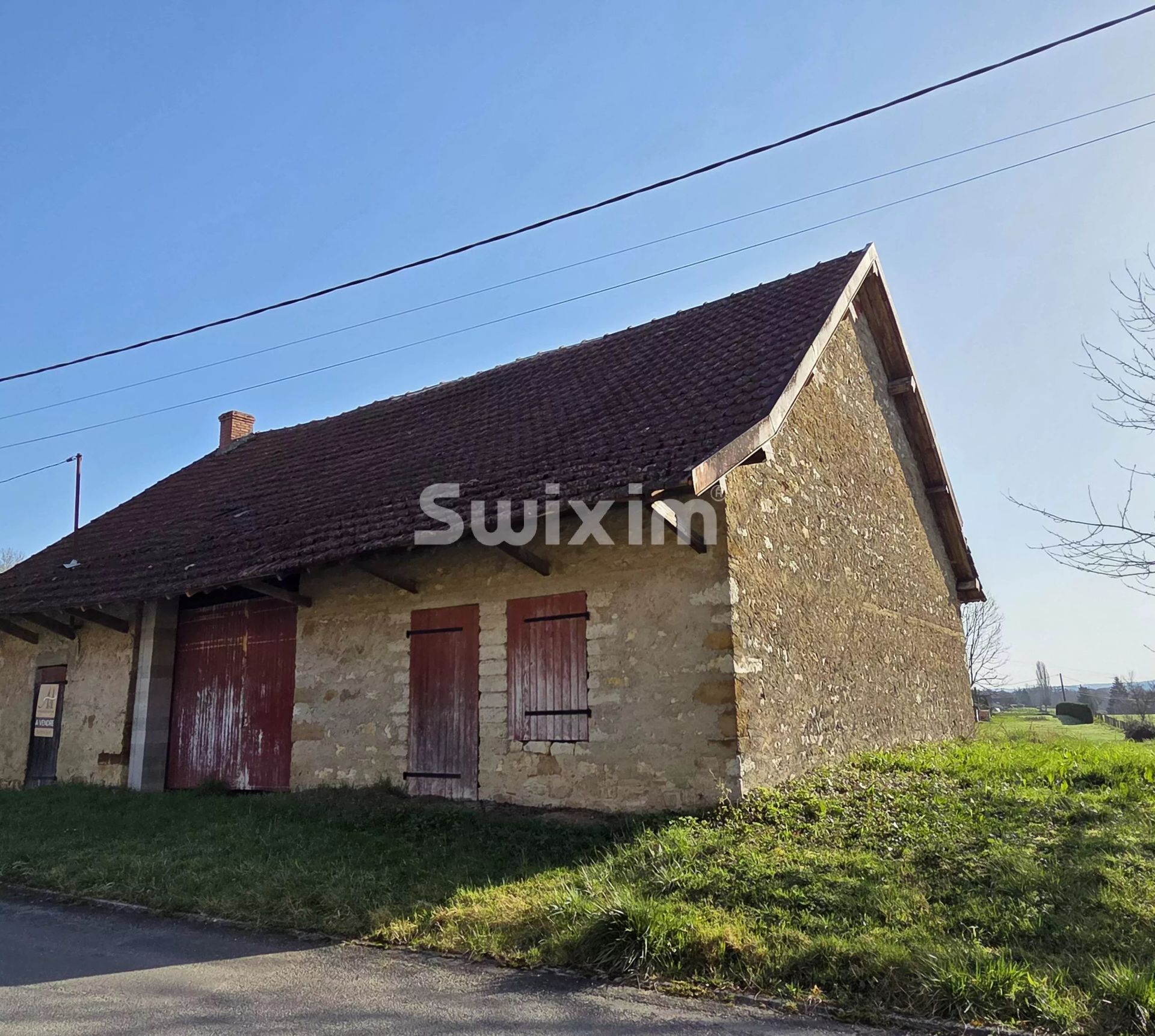 barn 1 room for sale on Chaumergy (39230)
