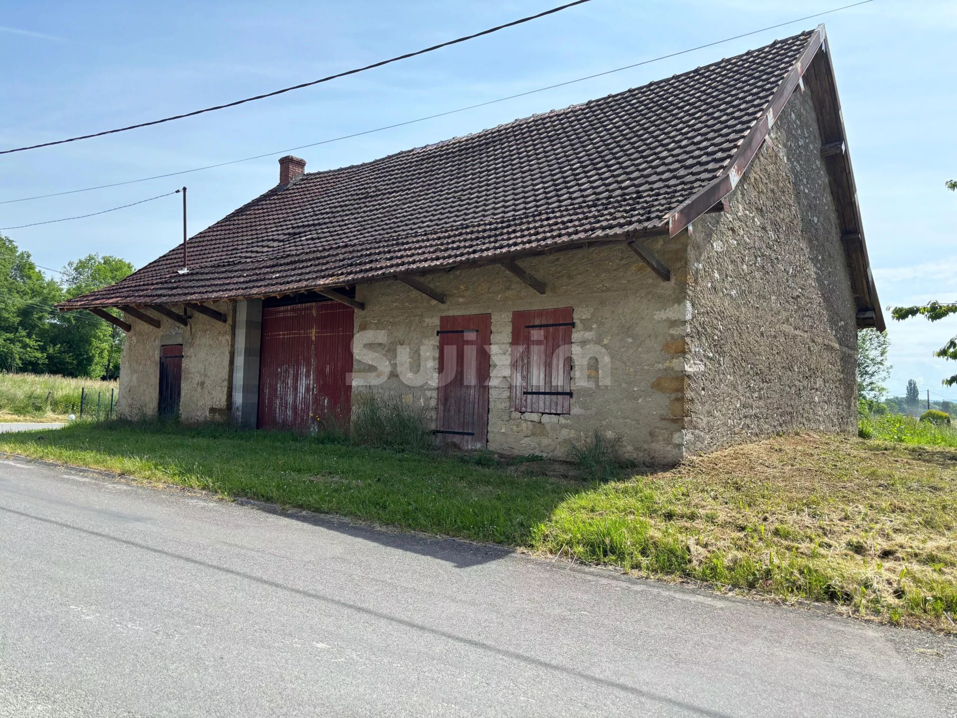 barn 1 room for sale on Chaumergy (39230)