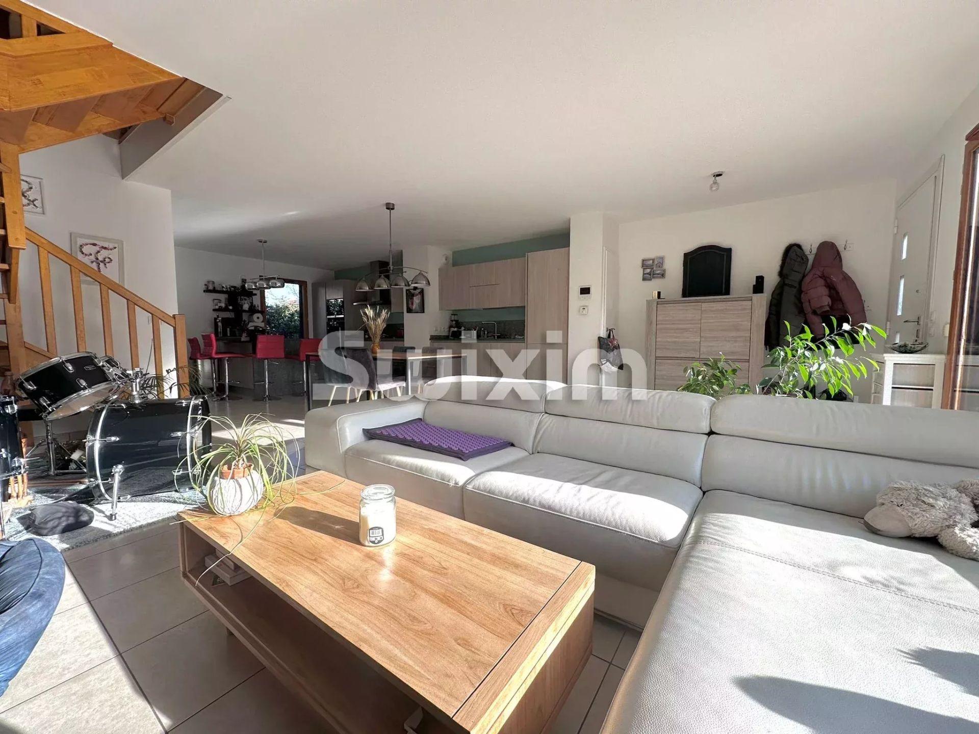 casa 5 Camere in affitto su Échenevex (01170)