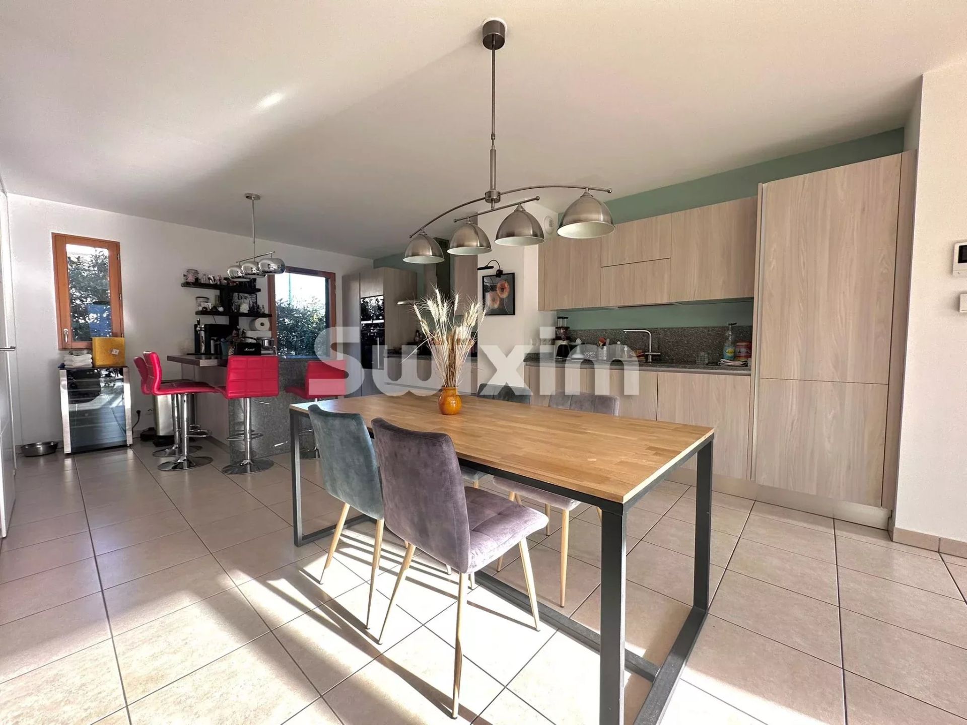 casa 5 Camere in affitto su Échenevex (01170)