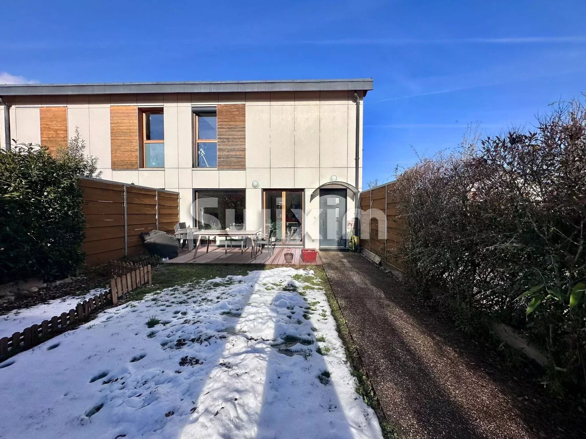 casa 5 Camere in affitto su Échenevex (01170)