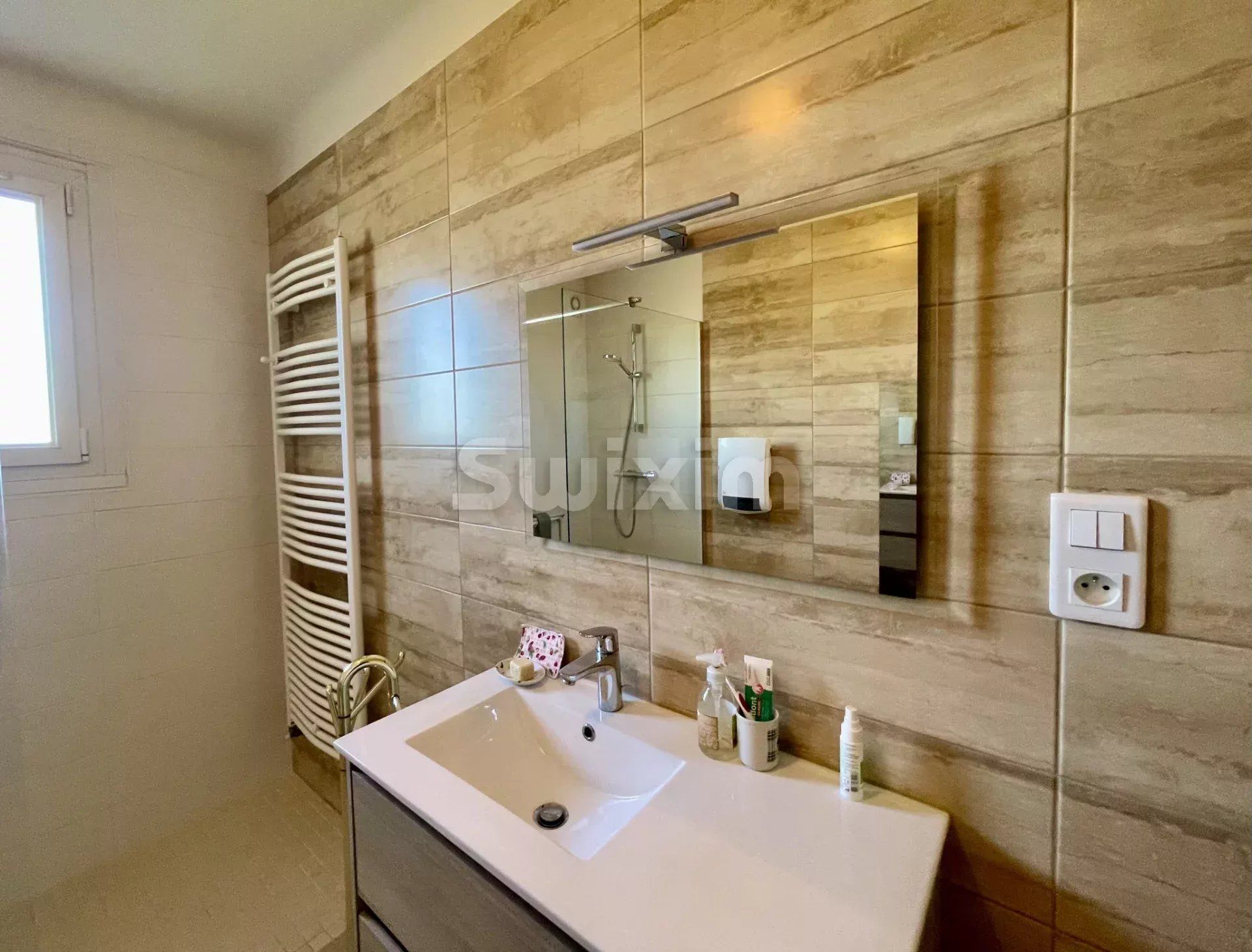 casa 6 Camere in vendita su Mons (30340)