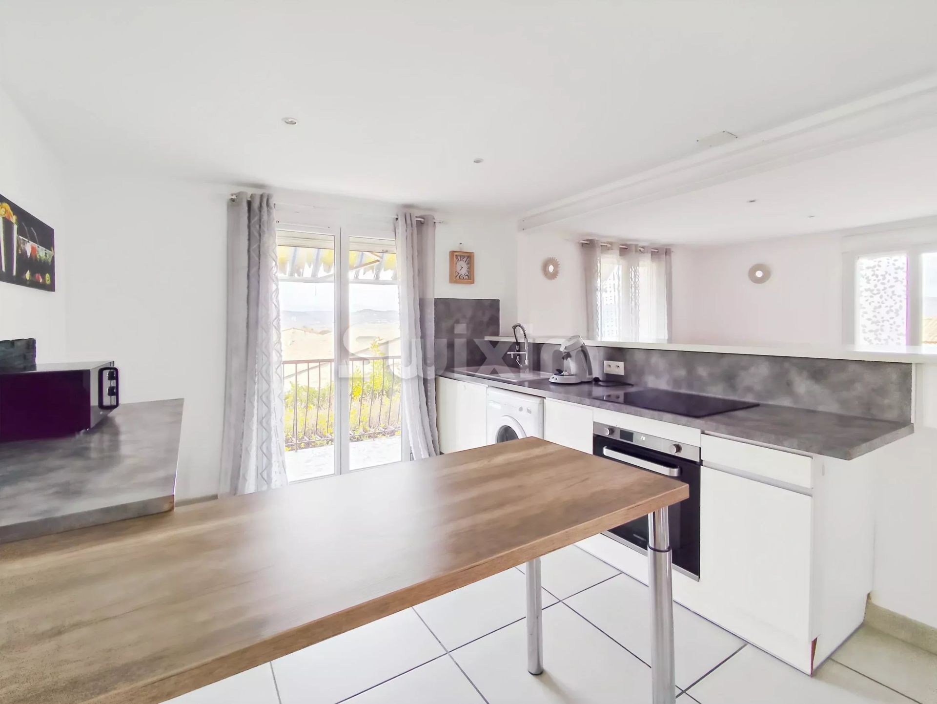 casa 9 Camere in vendita su Châteauneuf-du-Rhône (26780)