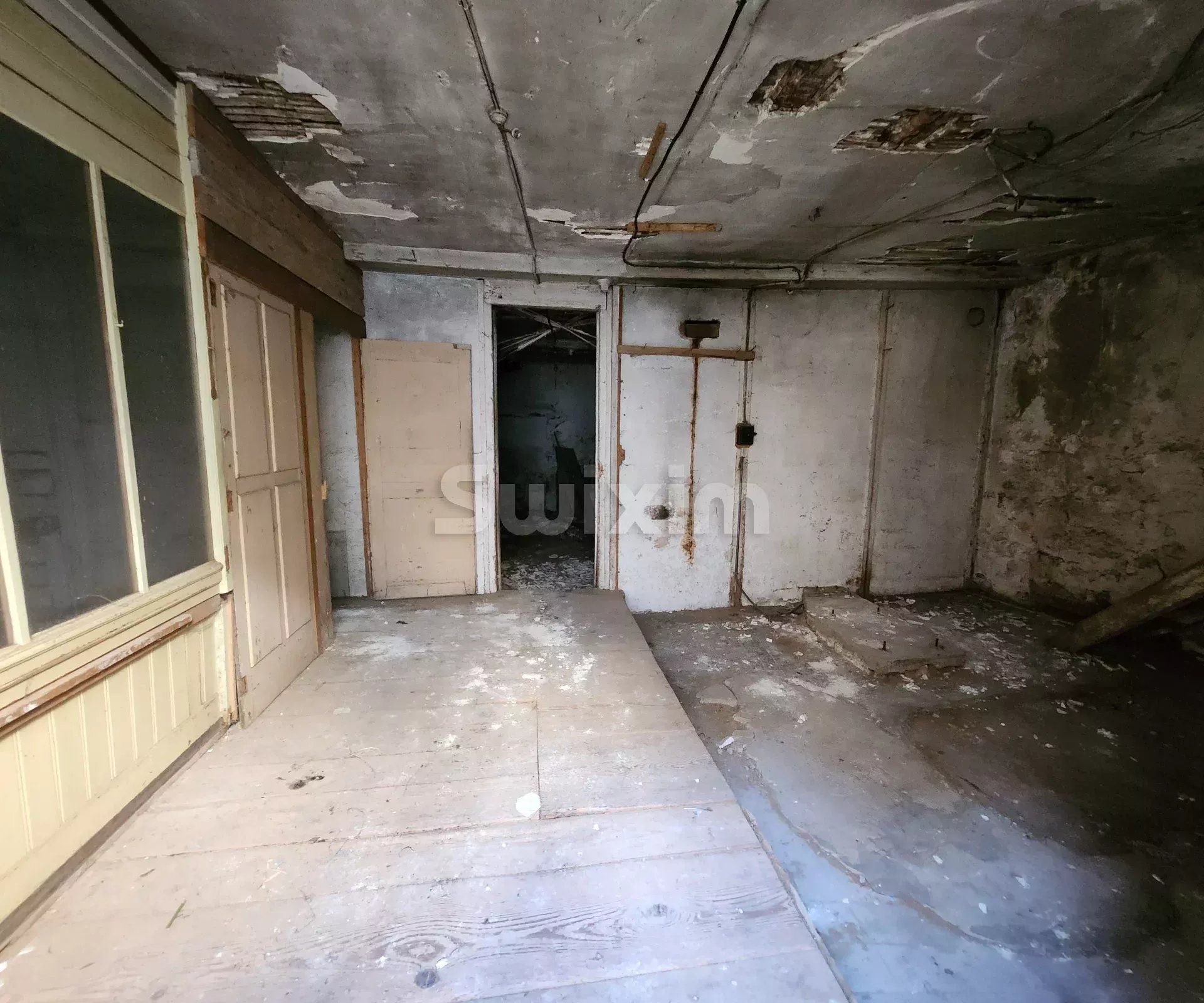 barn 4 Rooms for sale on Poligny (39800)