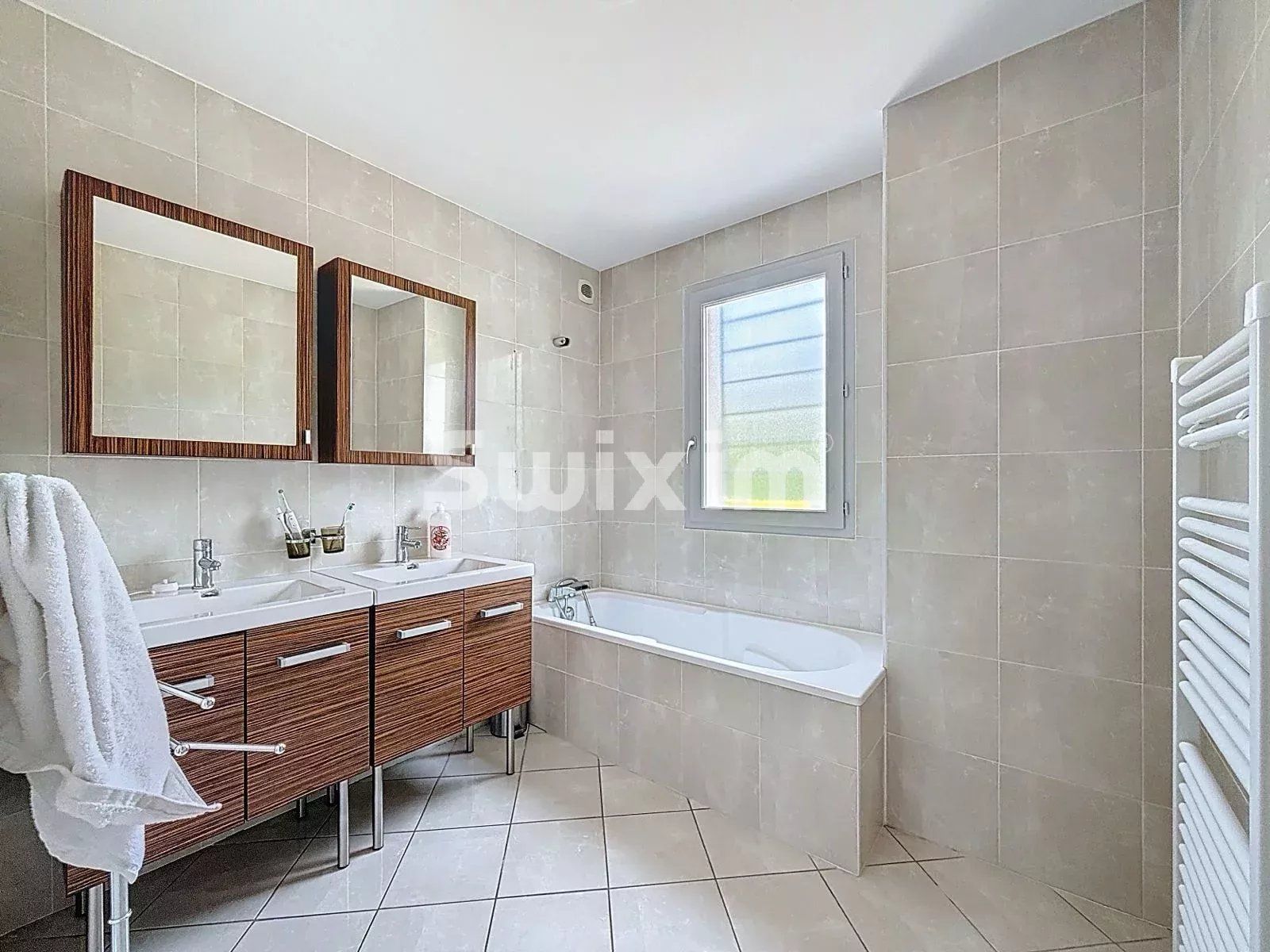 haus 5 Zimmer zur miete auf Prévessin-Moëns (01280)