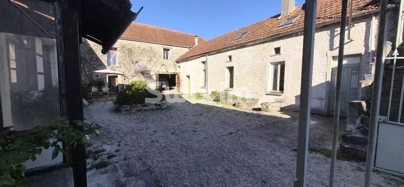 casa 11 Quartos para venda sobre Noyers (89310)