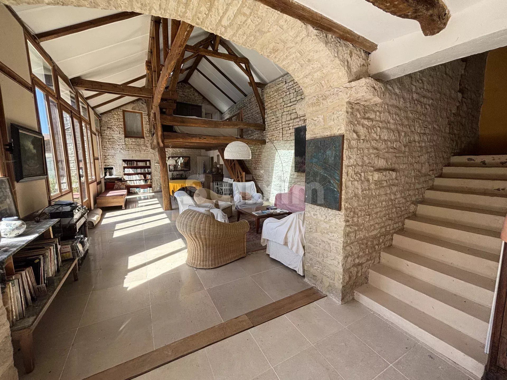 casa 11 Camere in vendita su Sarry (89310)