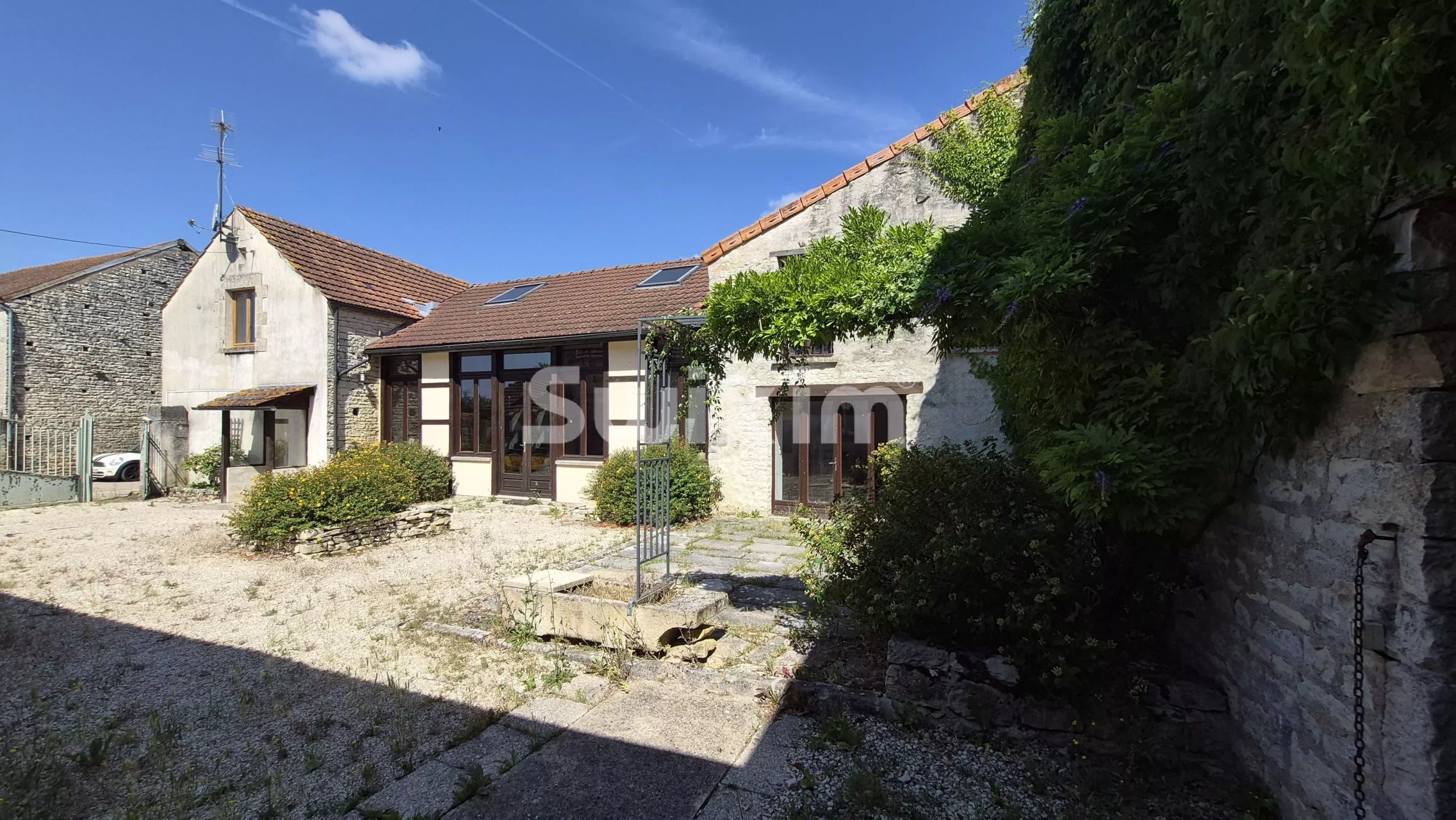 casa 11 Quartos para venda sobre Noyers (89310)