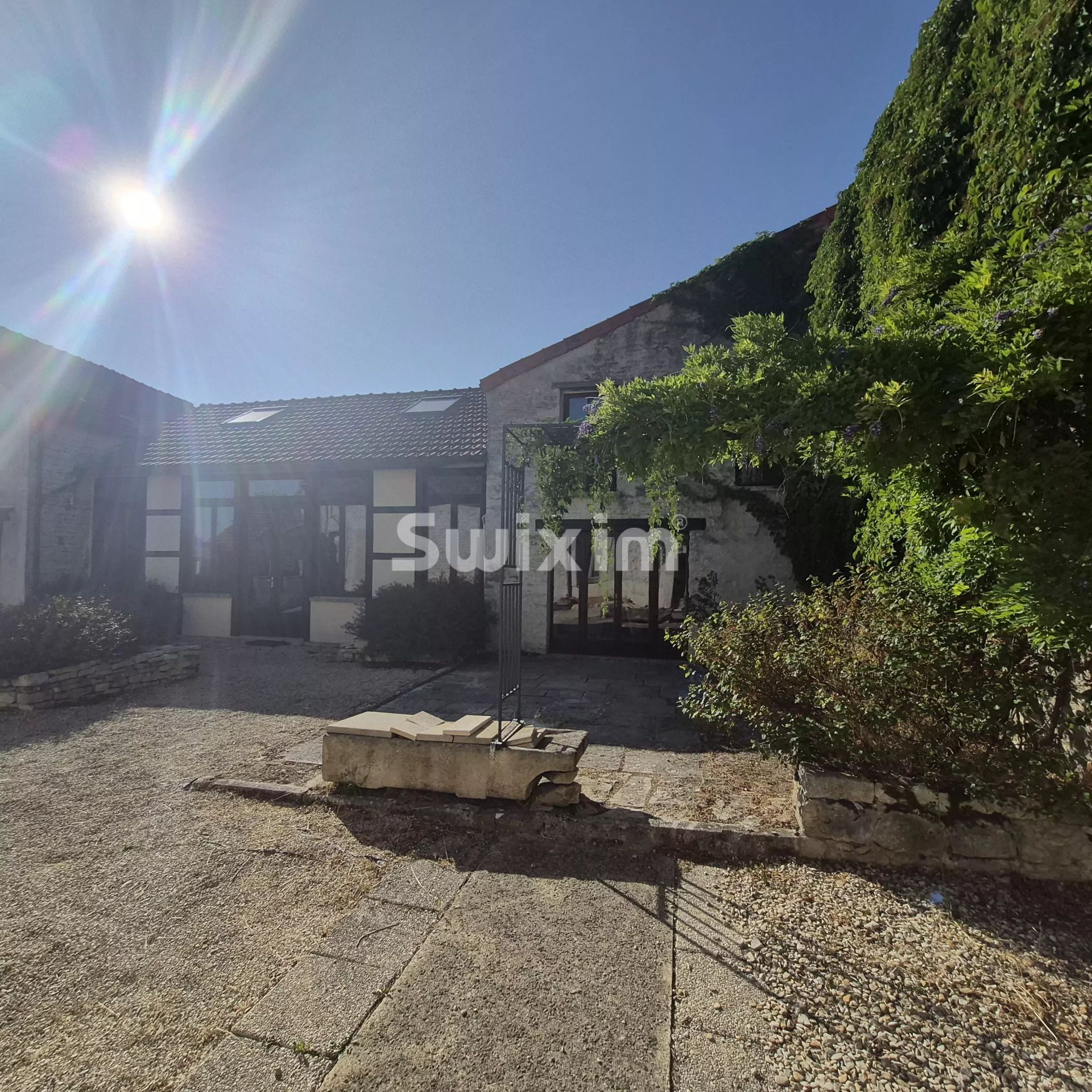 casa 11 Quartos para venda sobre Noyers (89310)