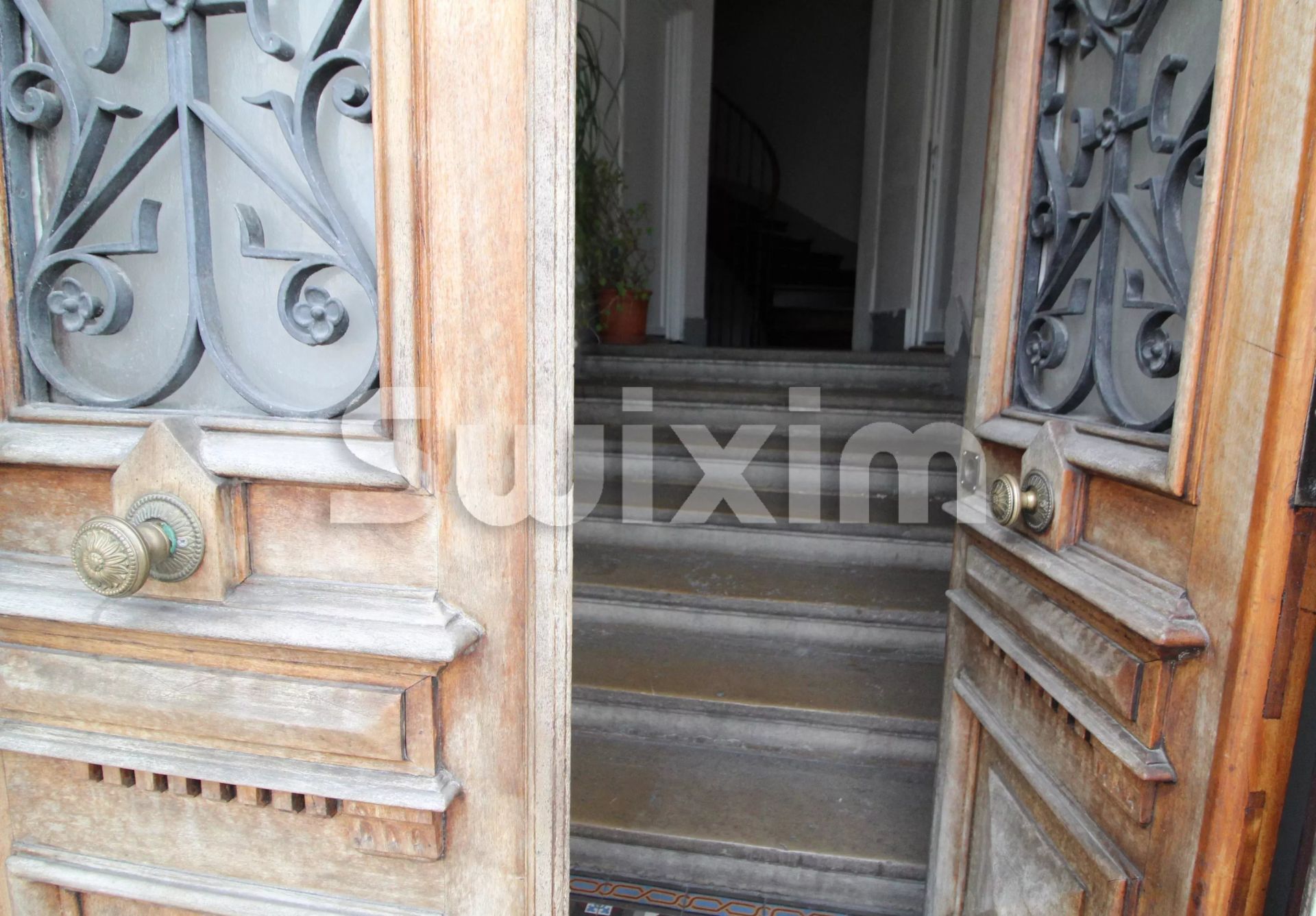 edificio 11 Salas en venta en Aix-les-Bains (73100)