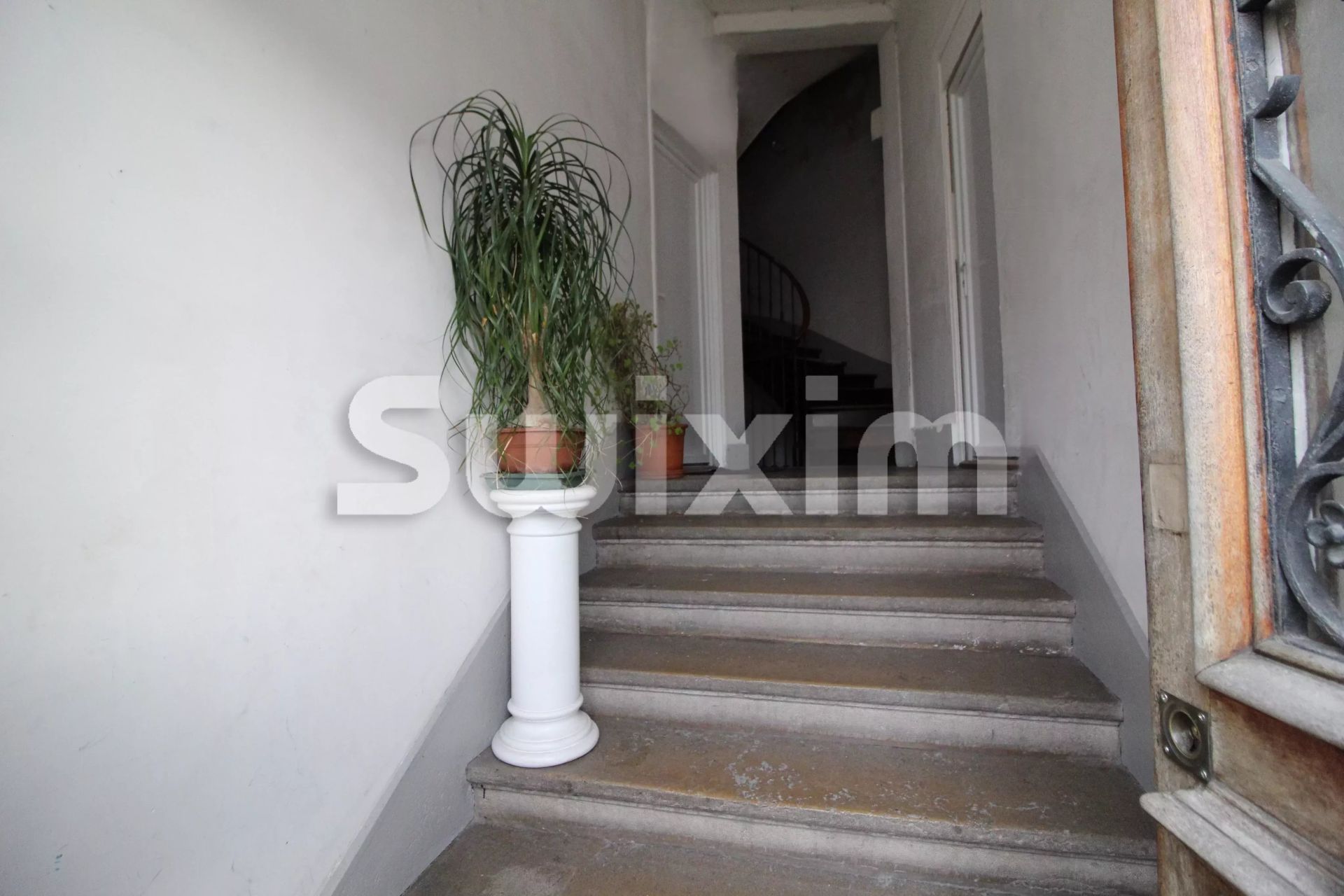 edificio 11 Salas en venta en Aix-les-Bains (73100)