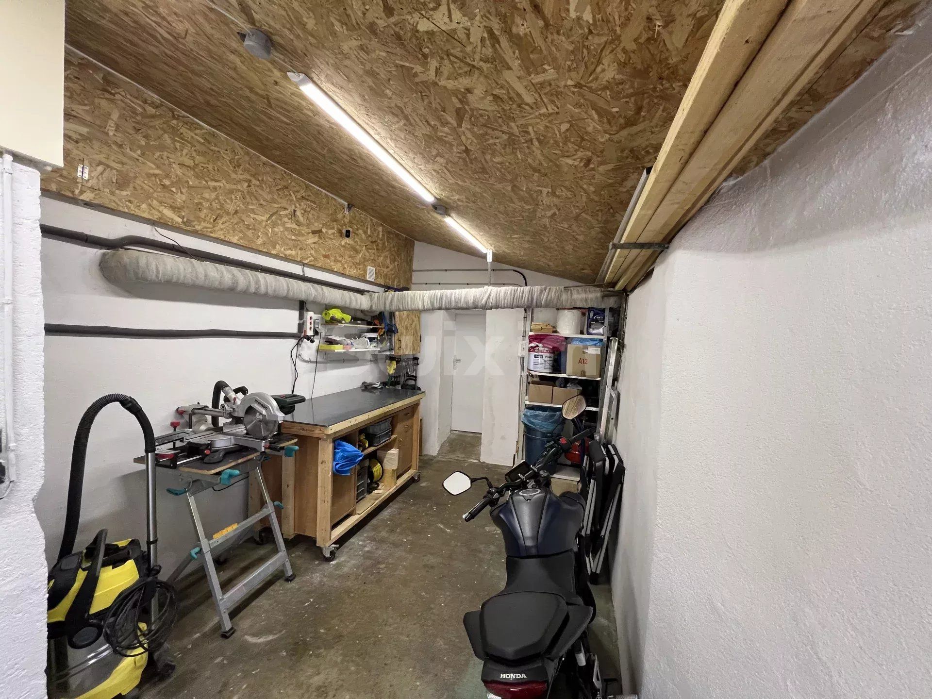 house 5 Rooms for sale on Lons-le-Saunier (39000)