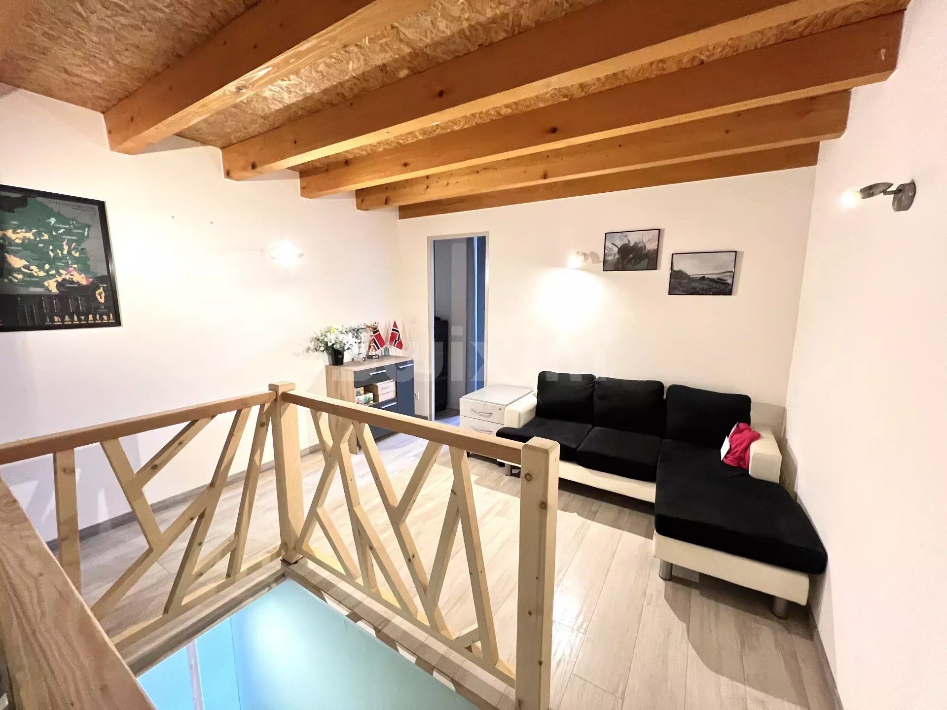 house 5 Rooms for sale on Lons-le-Saunier (39000)